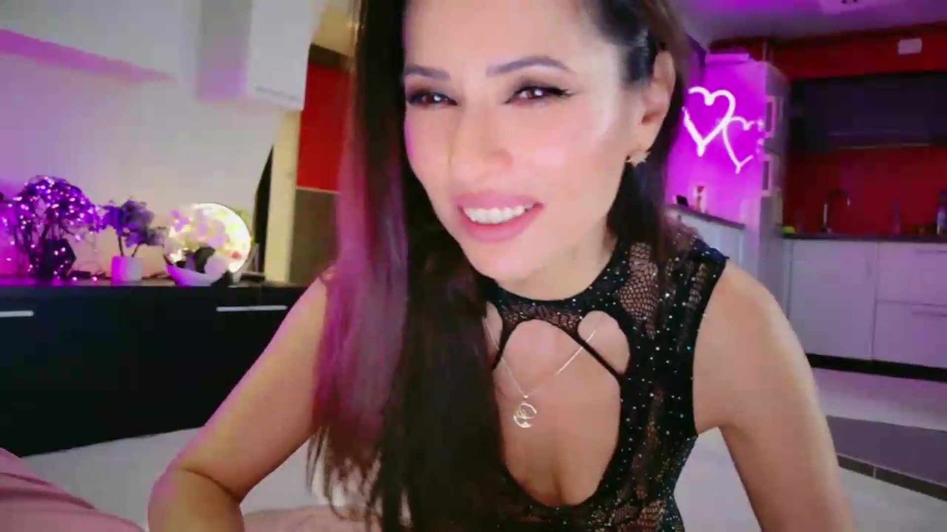 Gallery image thumbnail from SmileyTinaa's myfreecams stream on, 05/29/2026, 24:01 image 6 of 20