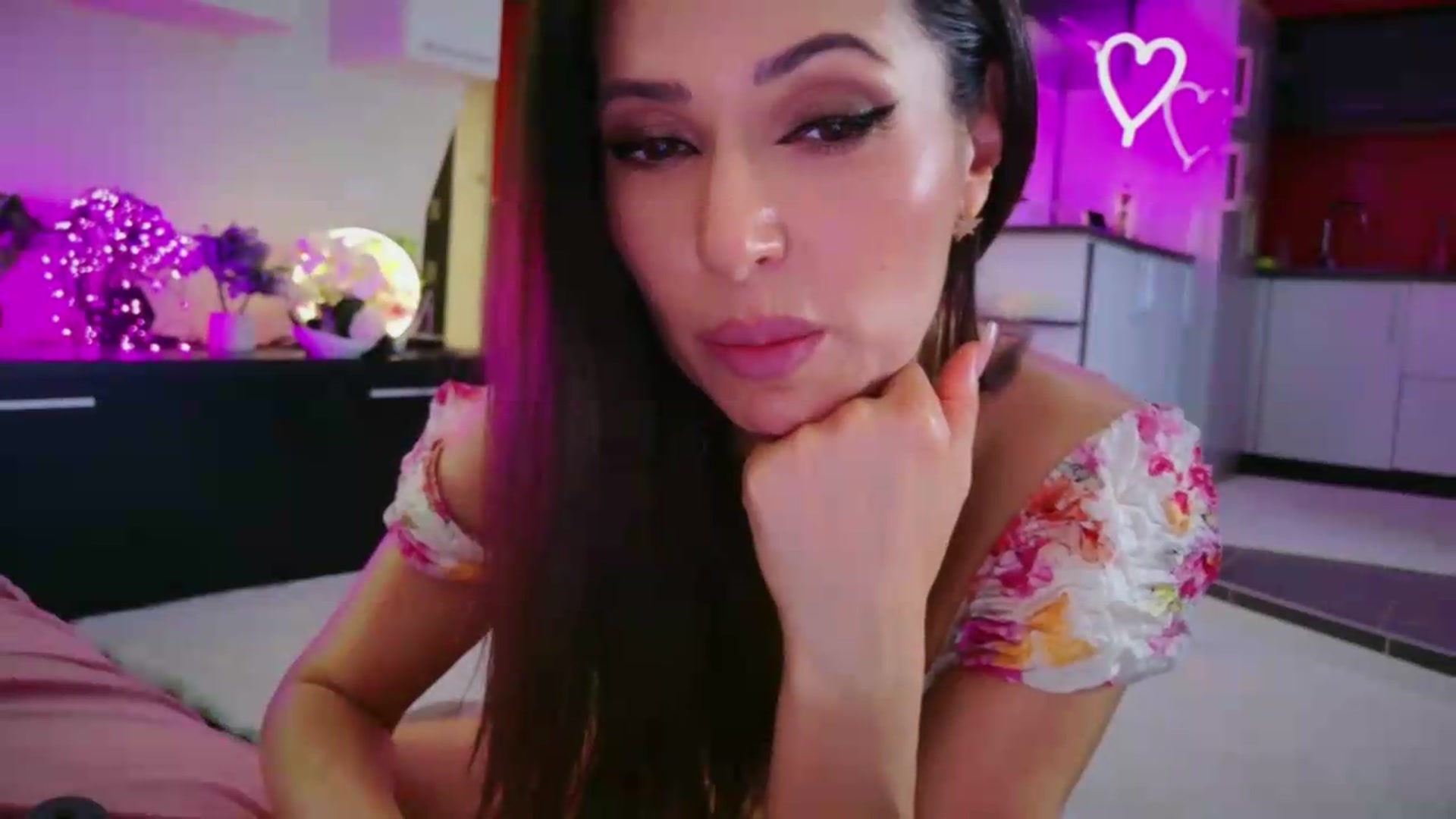Gallery image thumbnail from SmileyTinaa's myfreecams stream on, 05/29/2026, 24:01 image 4 of 20