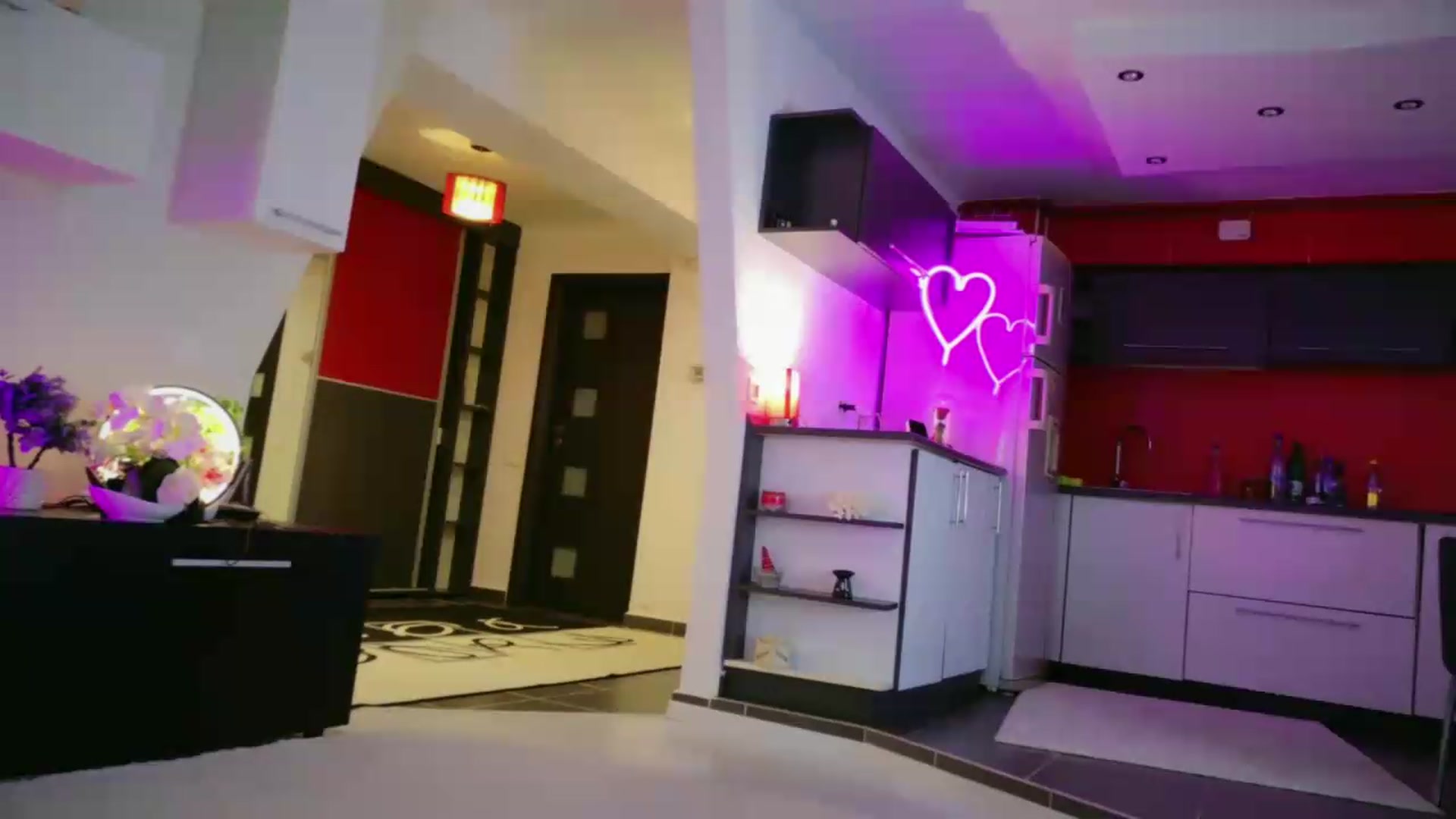 Gallery image thumbnail from SmileyTinaa's myfreecams stream on, 05/29/2026, 03:03 image 18 of 20