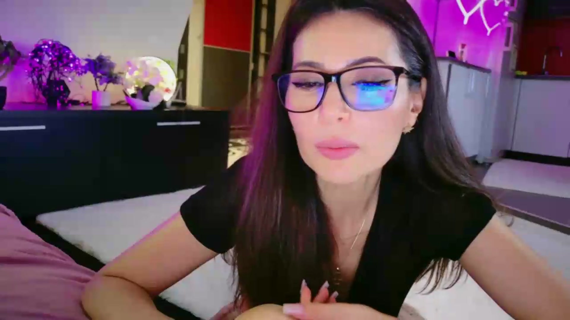 Gallery image thumbnail from SmileyTinaa's myfreecams stream on, 05/29/2026, 03:03 image 20 of 20