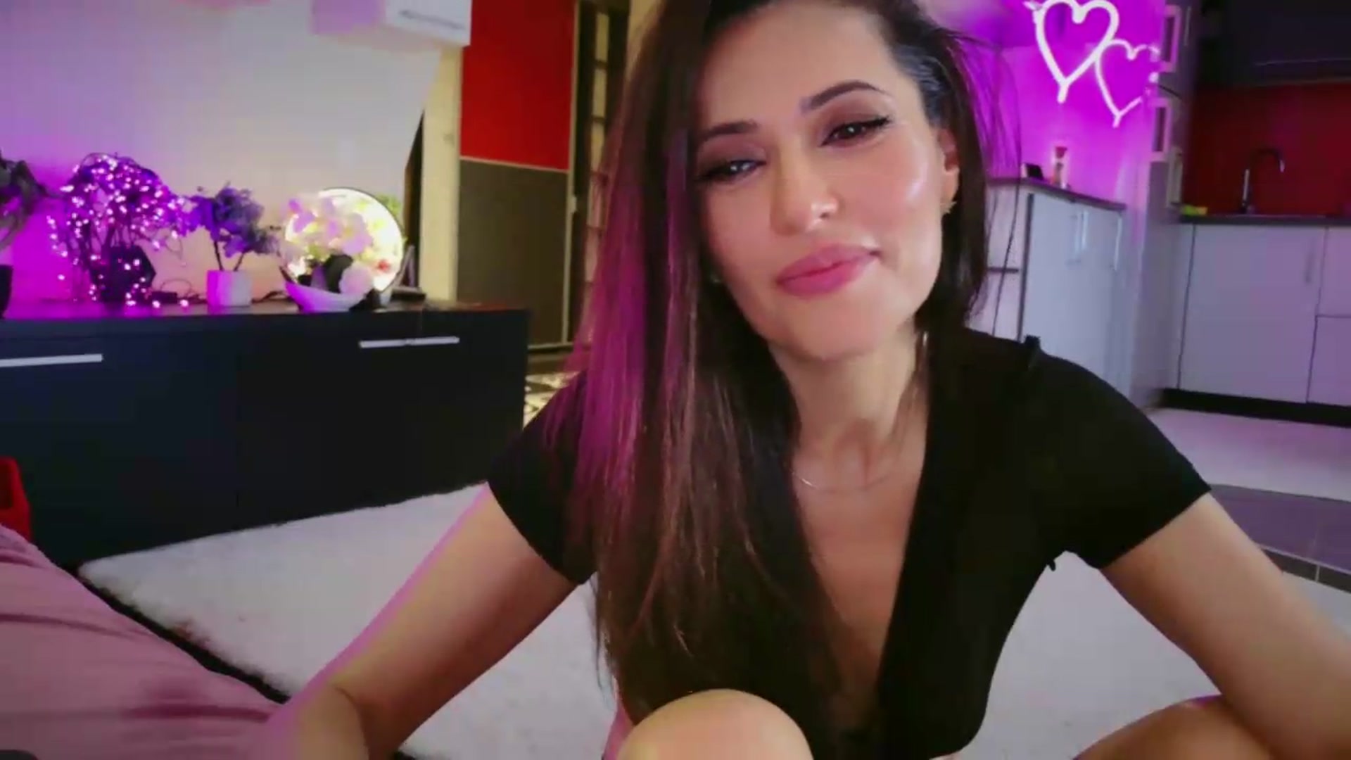 Gallery image thumbnail from SmileyTinaa's myfreecams stream on, 05/29/2026, 06:21 image 19 of 20