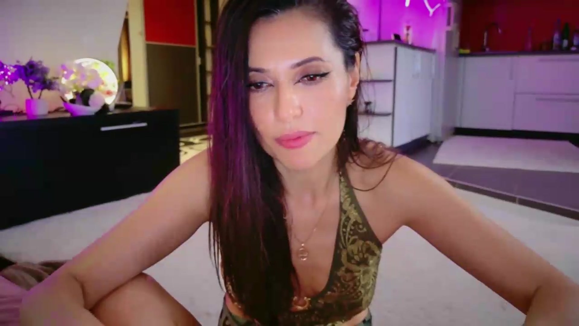 Gallery image thumbnail from SmileyTinaa's myfreecams stream on, 05/30/2026, 07:46 image 18 of 20