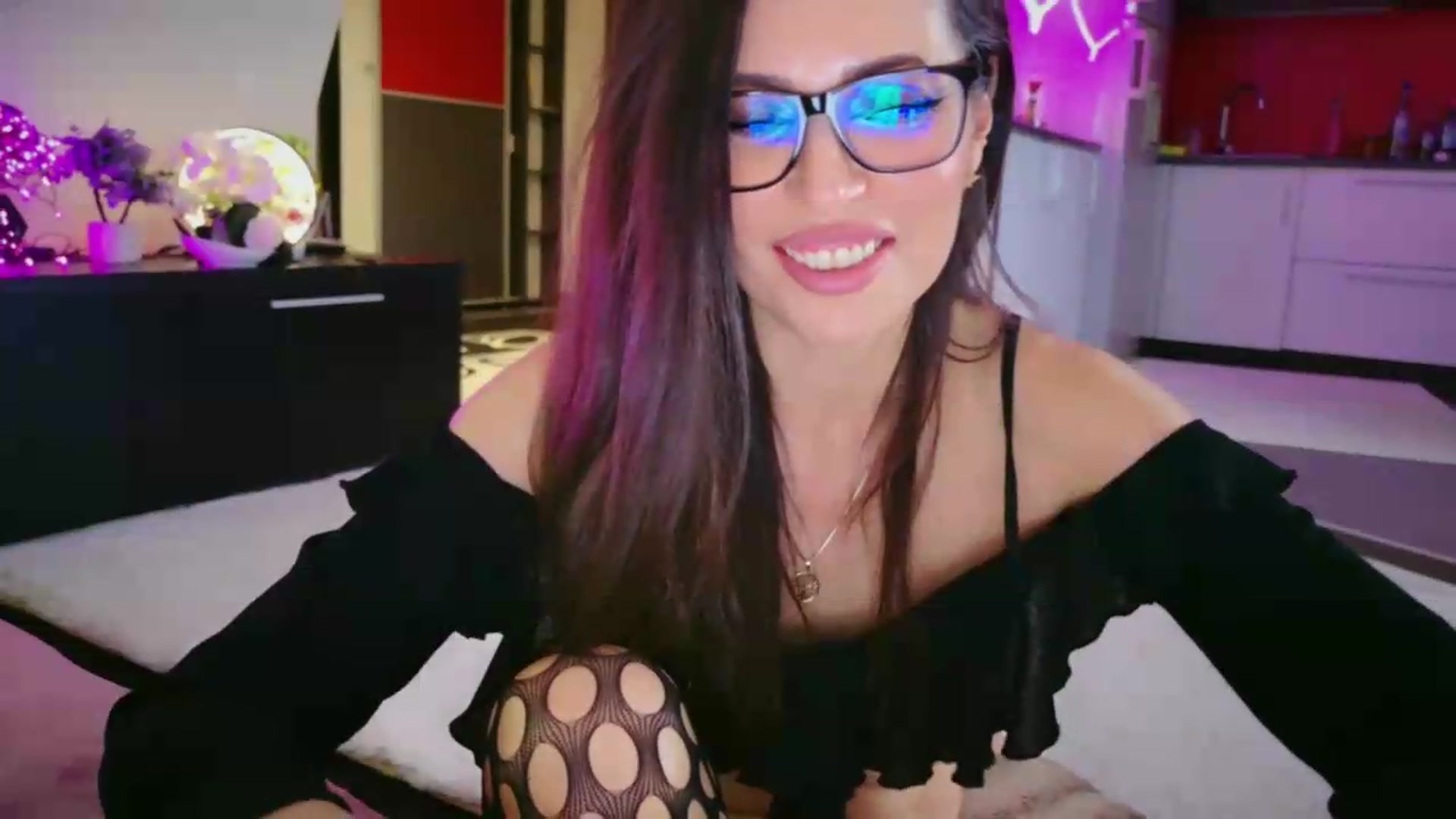 Gallery image thumbnail from SmileyTinaa's myfreecams stream on, 06/04/2026, 22:15 image 9 of 20