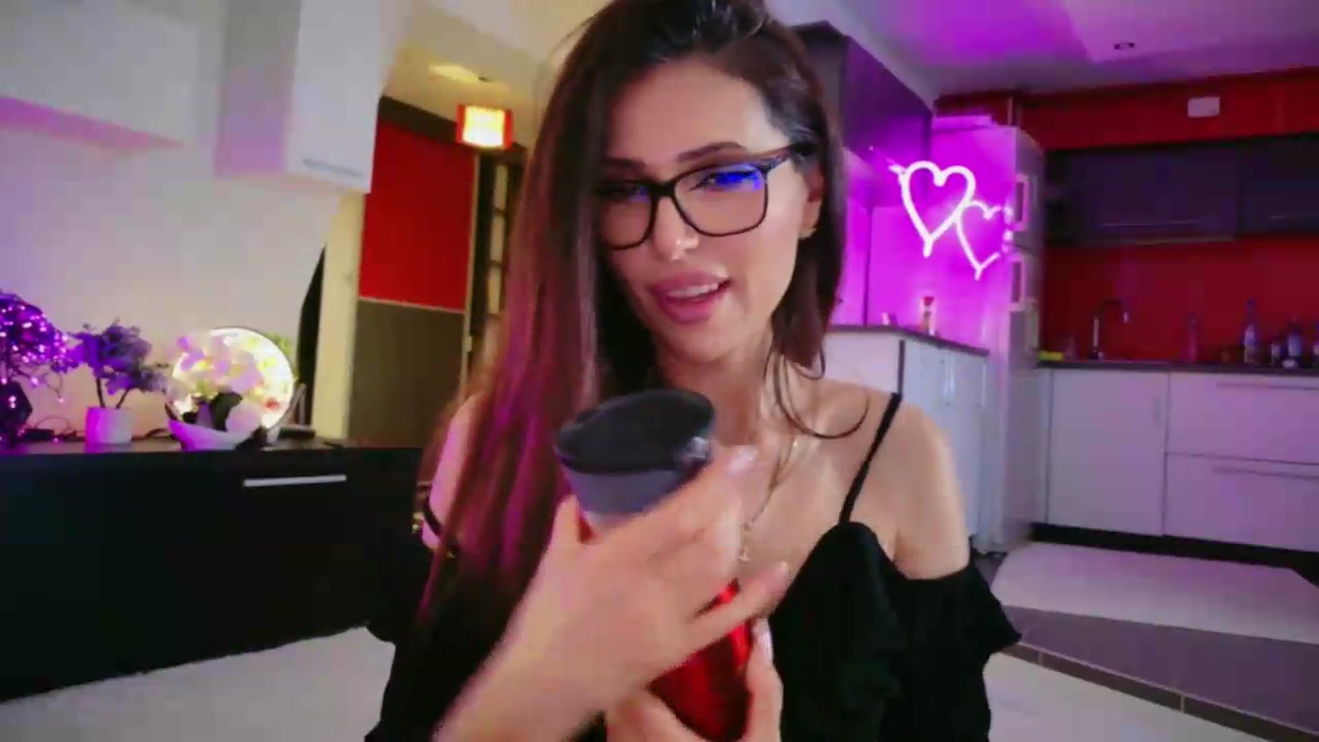 Gallery image thumbnail from SmileyTinaa's myfreecams stream on, 06/04/2026, 22:15 image 7 of 20