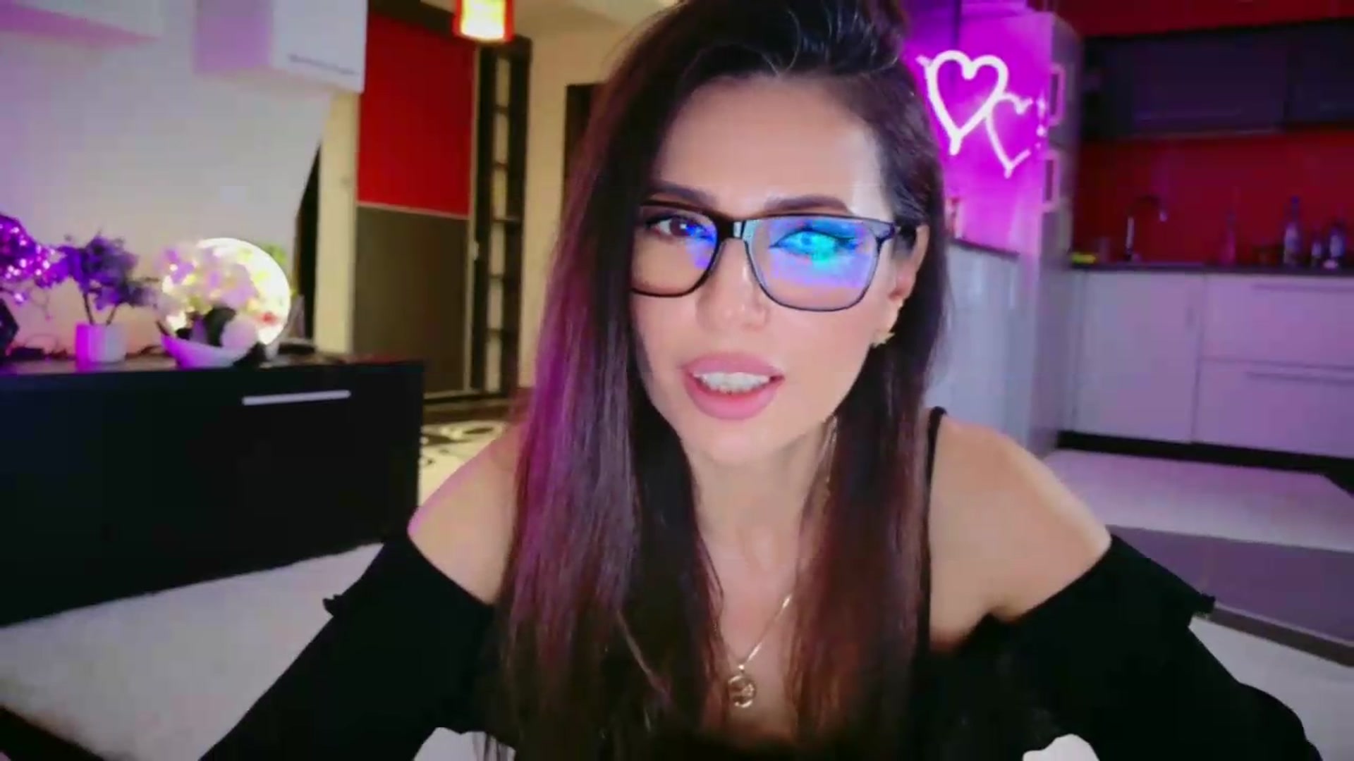 Gallery image thumbnail from SmileyTinaa's myfreecams stream on, 06/04/2026, 22:15 image 3 of 20