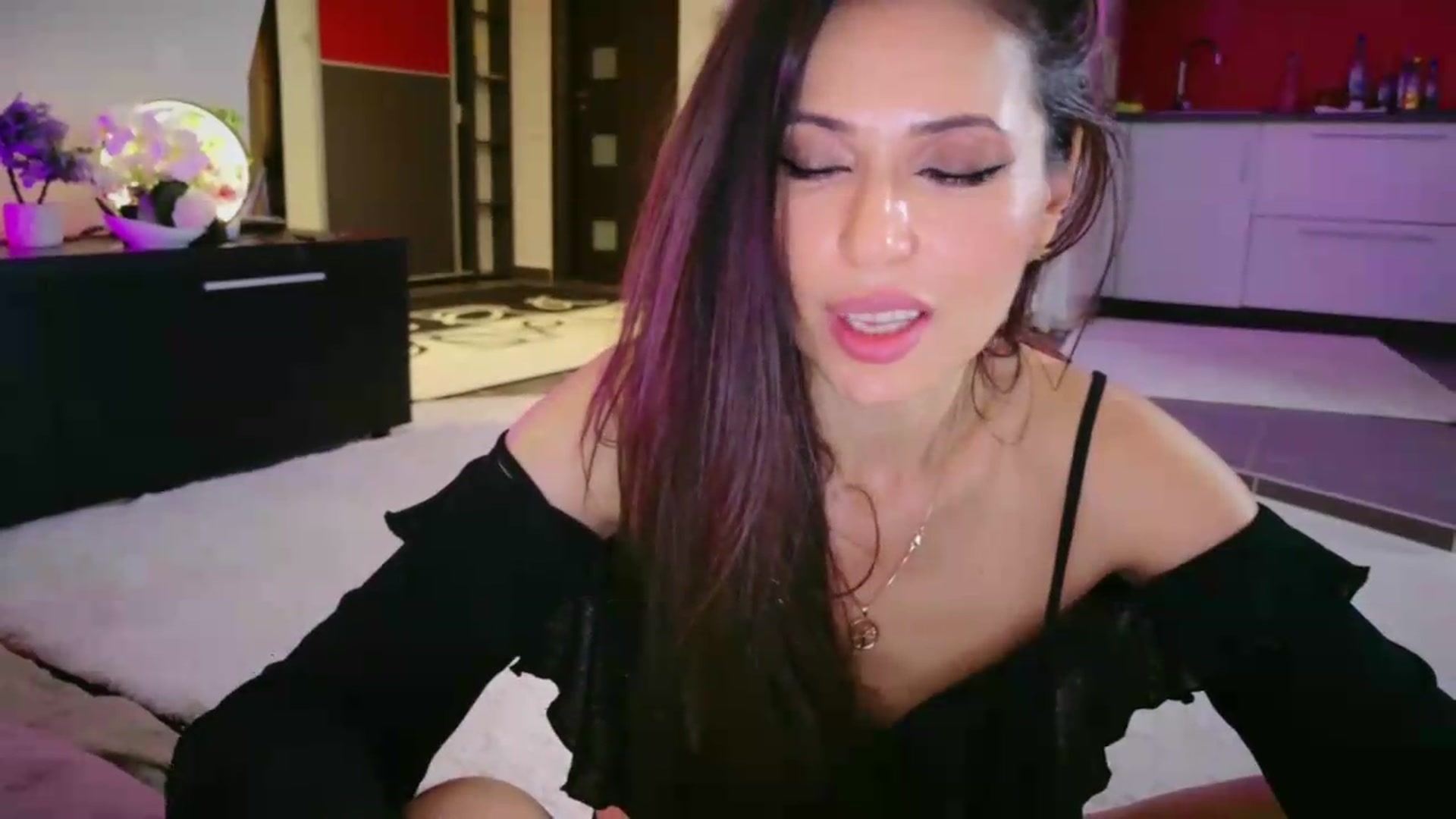 Gallery image thumbnail from SmileyTinaa's myfreecams stream on, 06/05/2026, 06:14 image 20 of 20