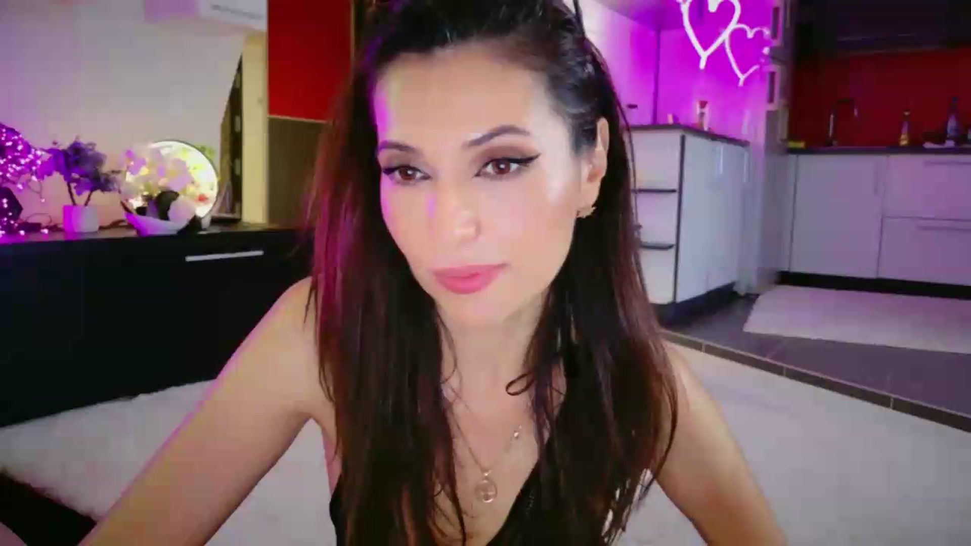 Gallery image thumbnail from SmileyTinaa's myfreecams stream on, 06/06/2026, 06:27 image 17 of 20