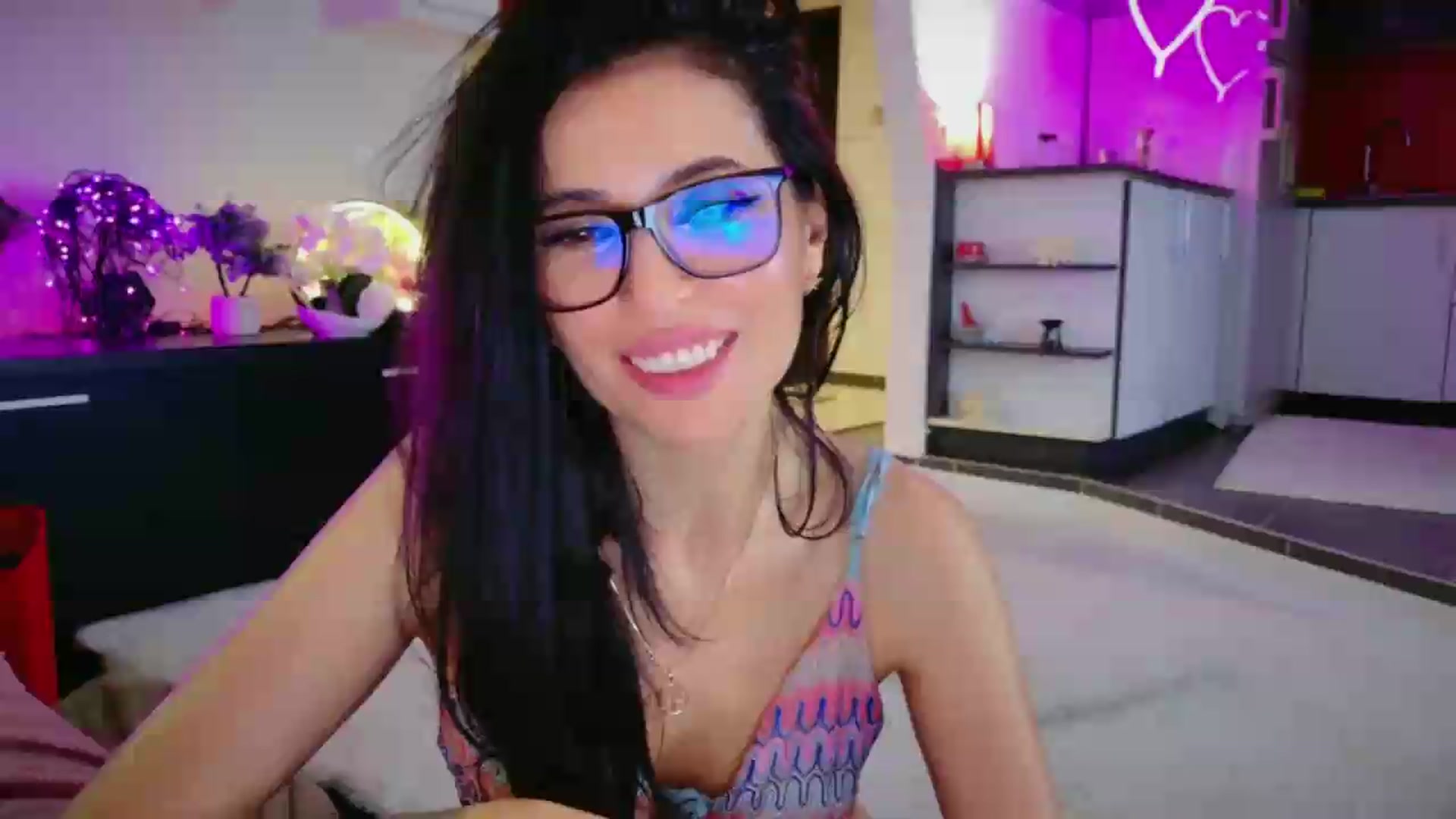 Gallery image thumbnail from SmileyTinaa's myfreecams stream on, 06/13/2026, 06:17 image 1 of 20