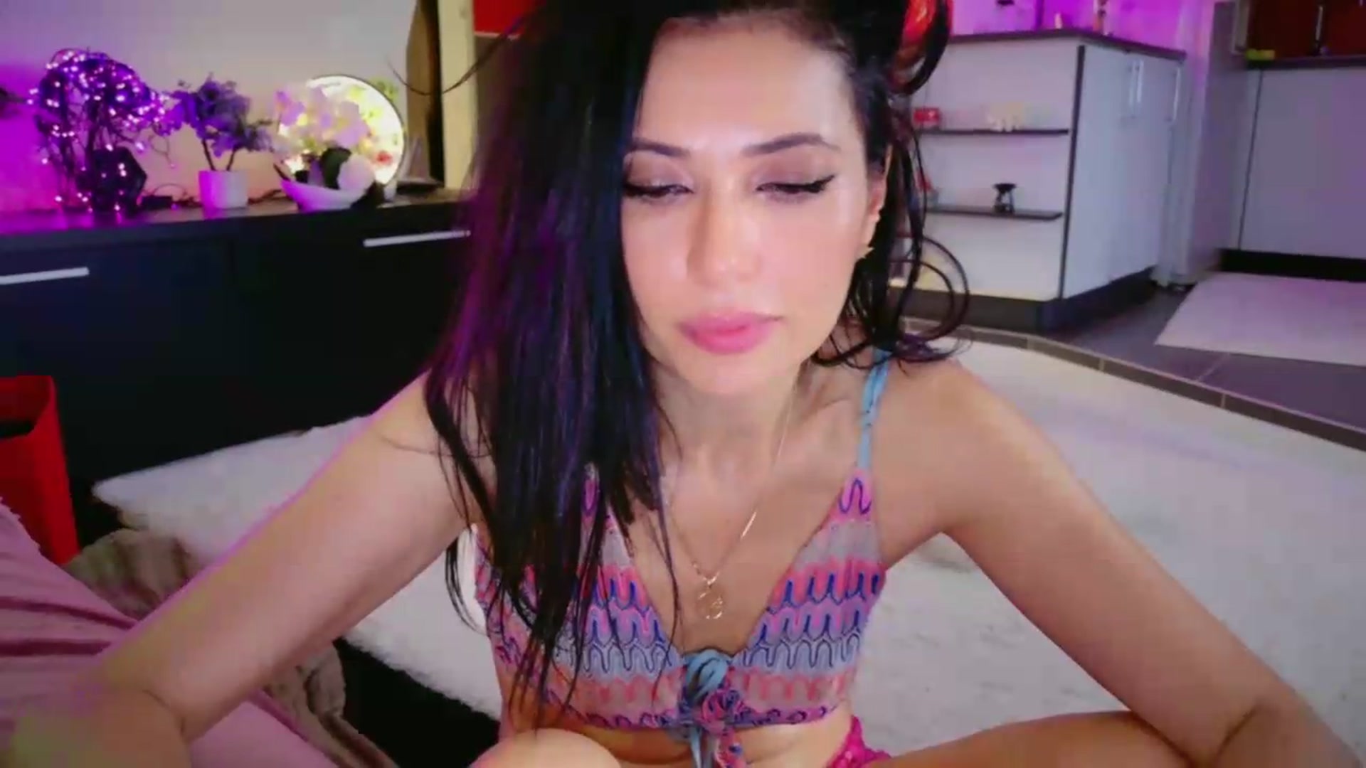 Gallery image thumbnail from SmileyTinaa's myfreecams stream on, 06/13/2026, 06:17 image 4 of 20