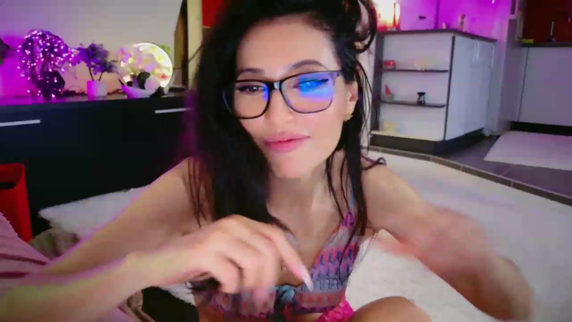 Gallery image thumbnail from SmileyTinaa's myfreecams stream on, 06/13/2026, 06:17 image 10 of 20