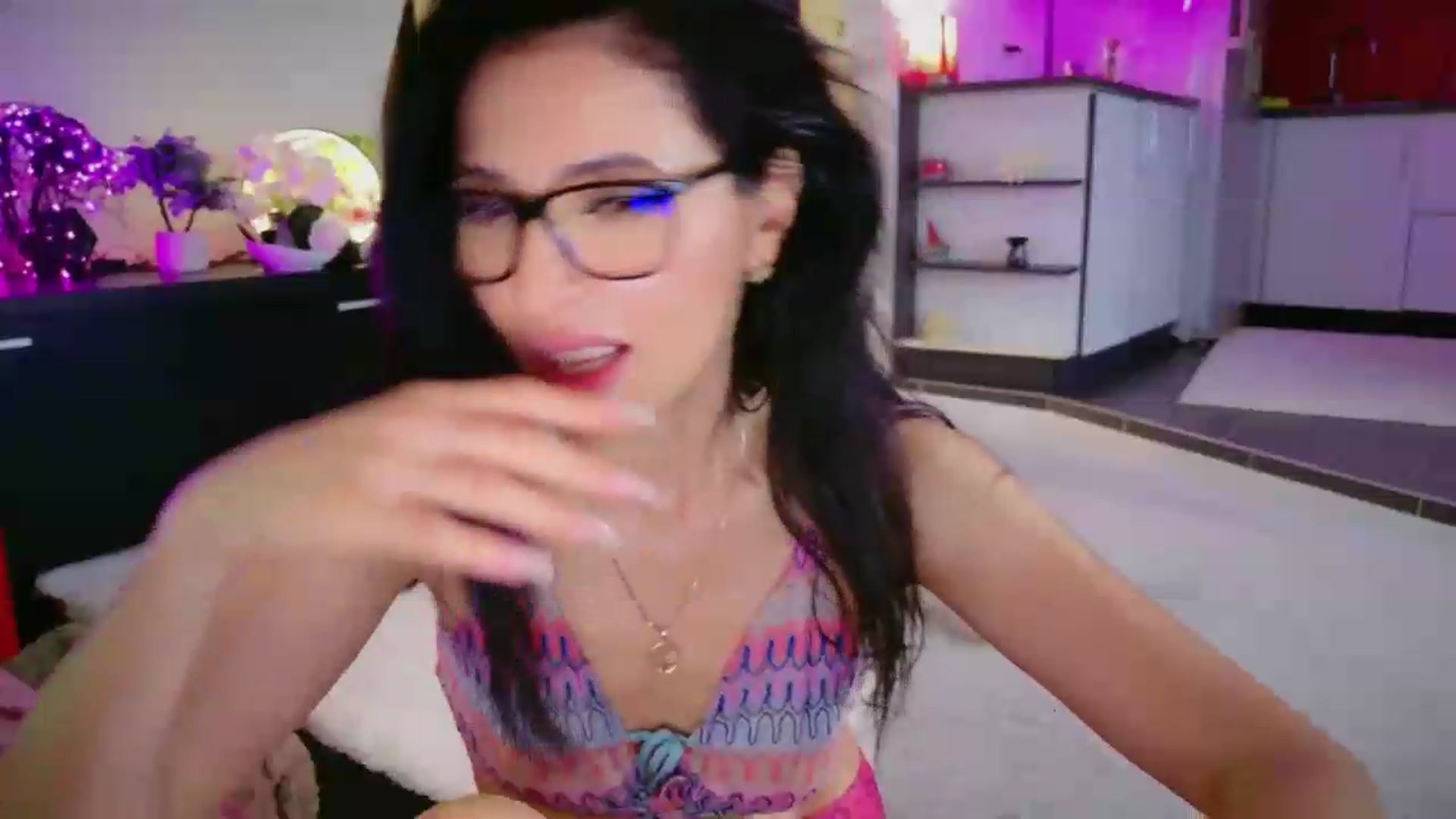 Gallery image thumbnail from SmileyTinaa's myfreecams stream on, 06/13/2026, 06:17 image 18 of 20