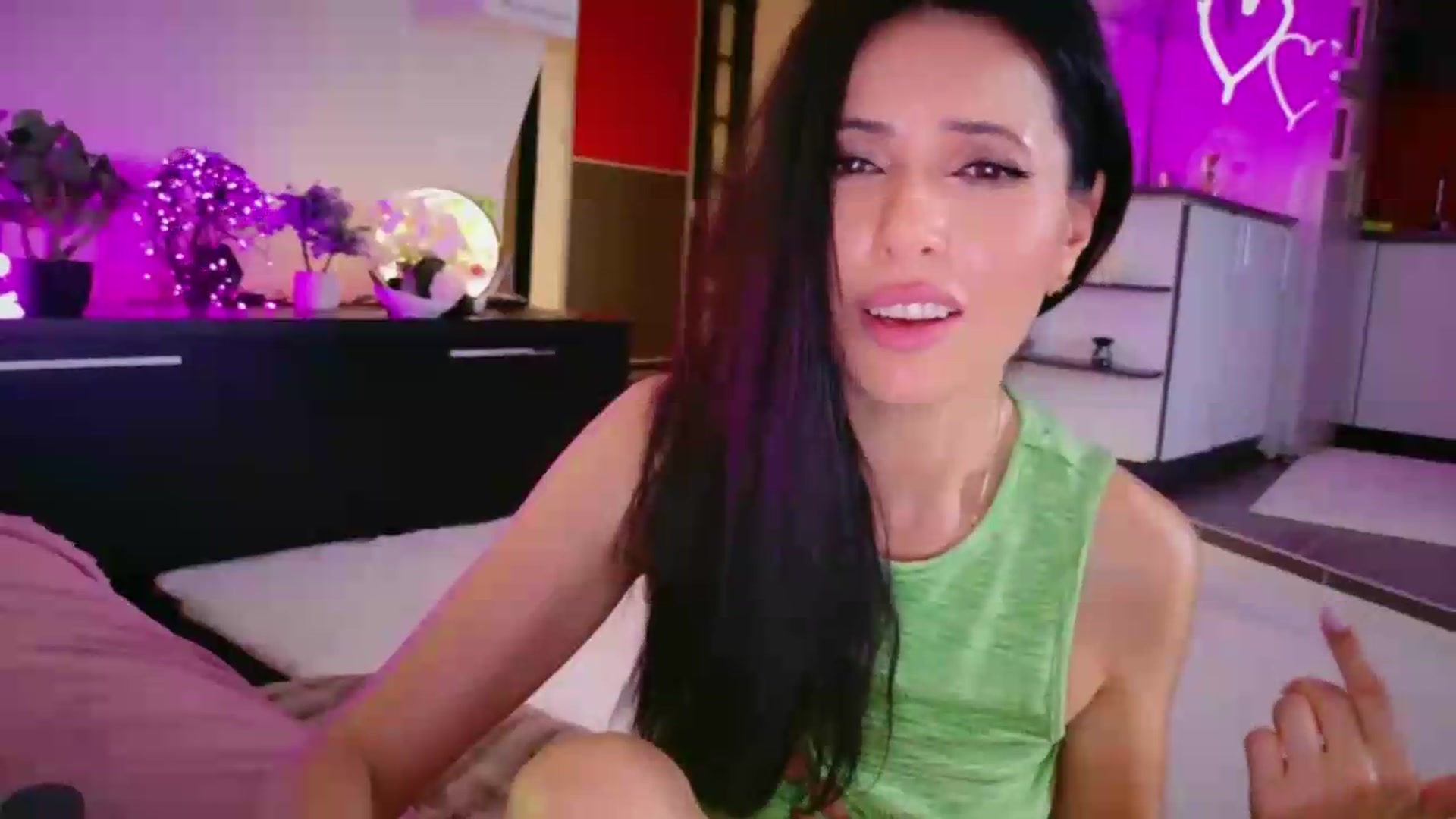 Gallery image thumbnail from SmileyTinaa's myfreecams stream on, 06/19/2026, 24:07 image 13 of 20