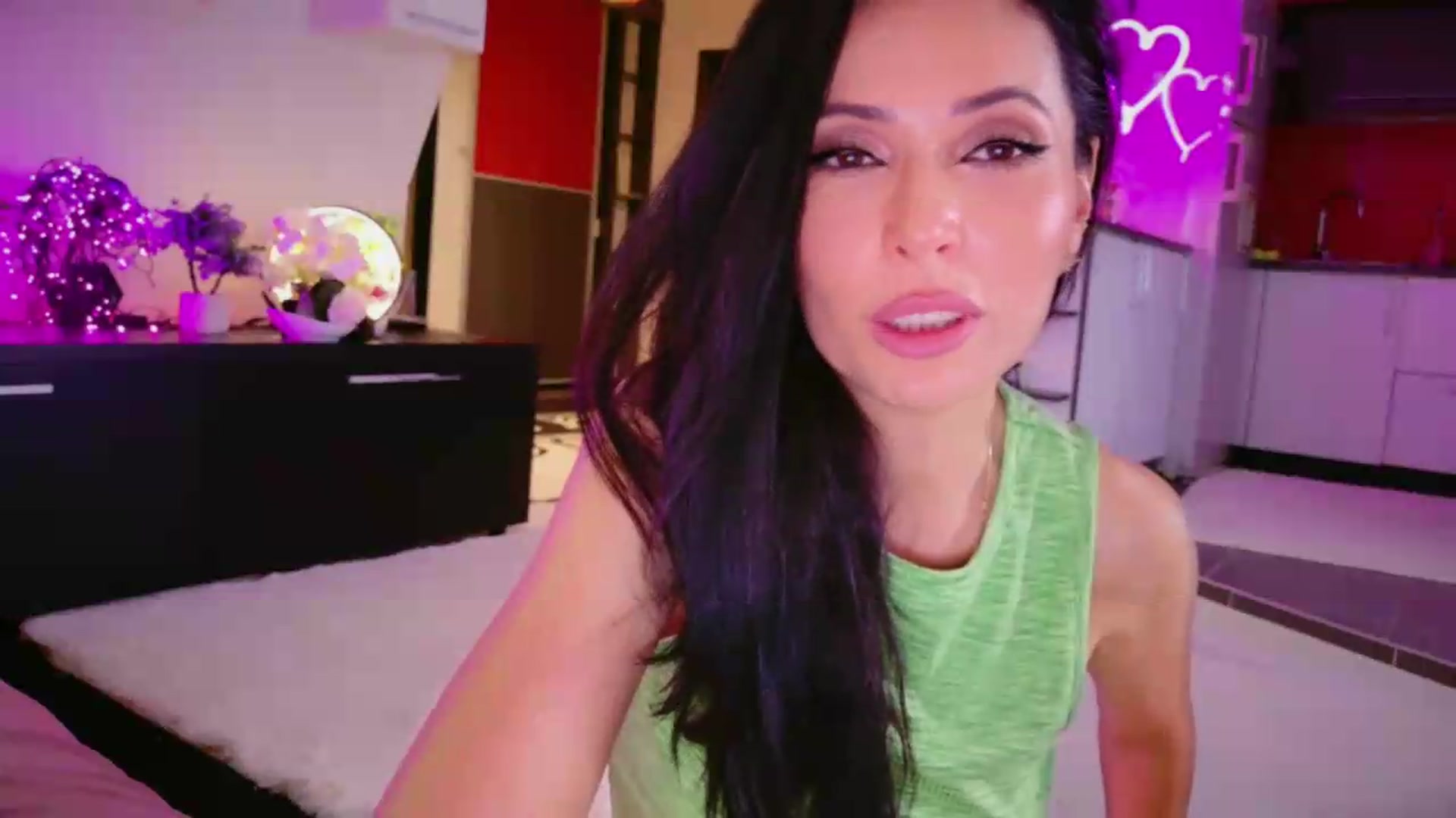 Gallery image thumbnail from SmileyTinaa's myfreecams stream on, 06/19/2026, 24:07 image 7 of 20