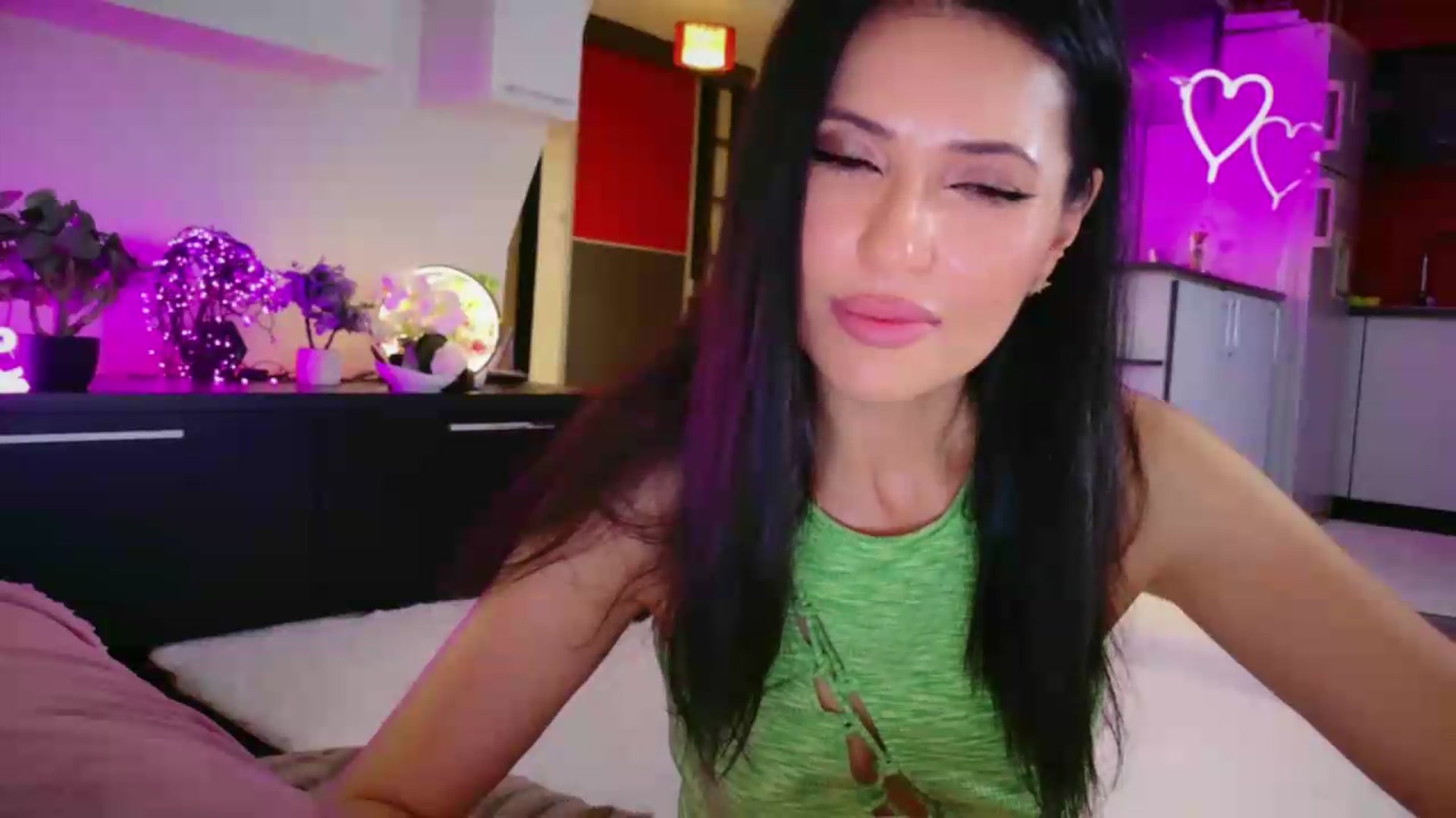 Gallery image thumbnail from SmileyTinaa's myfreecams stream on, 06/19/2026, 24:07 image 12 of 20