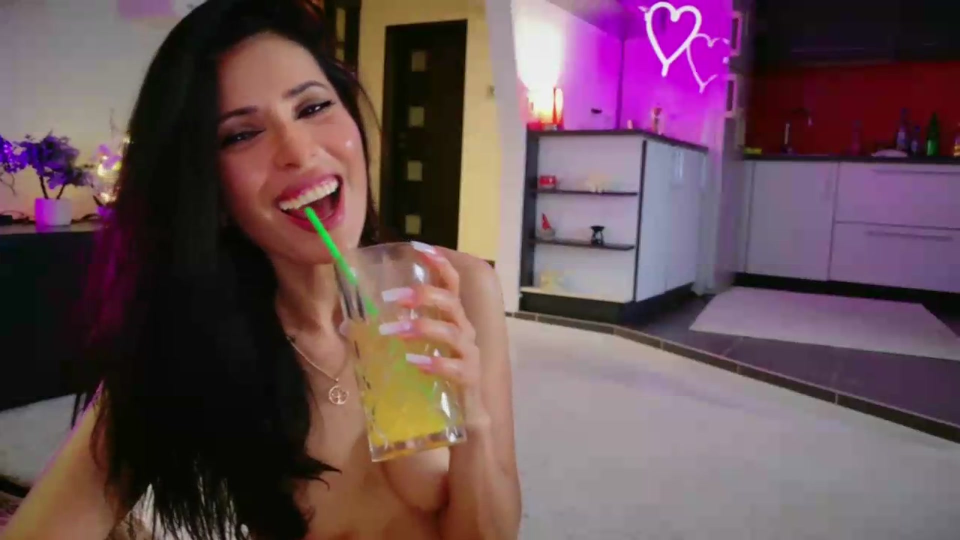 Gallery image thumbnail from SmileyTinaa's myfreecams stream on, 06/19/2026, 03:28 image 14 of 20