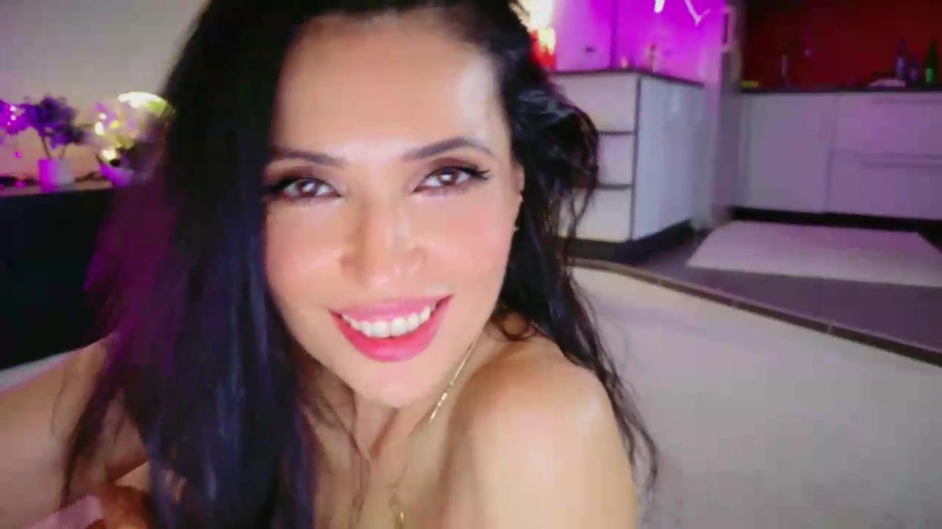 Gallery image thumbnail from SmileyTinaa's myfreecams stream on, 06/19/2026, 03:28 image 5 of 20