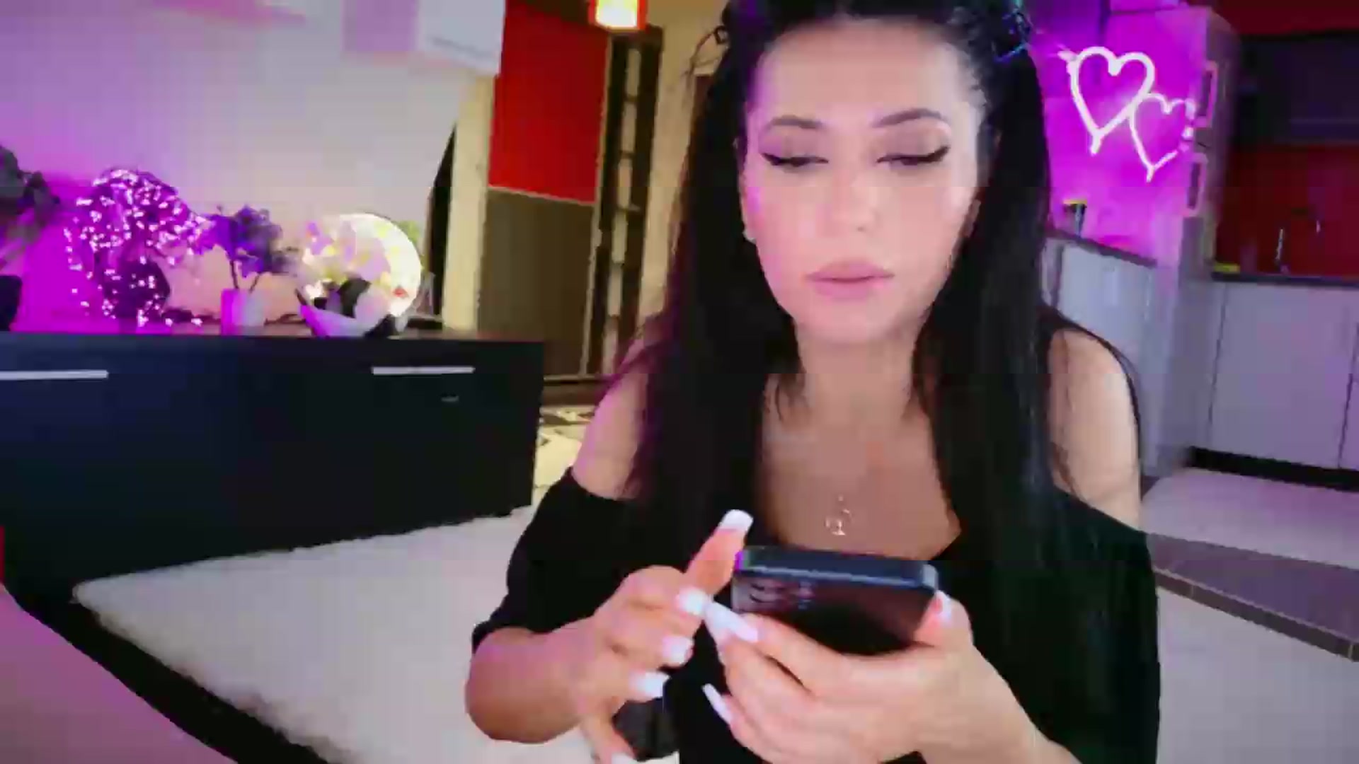 Gallery image thumbnail from SmileyTinaa's myfreecams stream on, 06/20/2026, 01:34 image 1 of 20