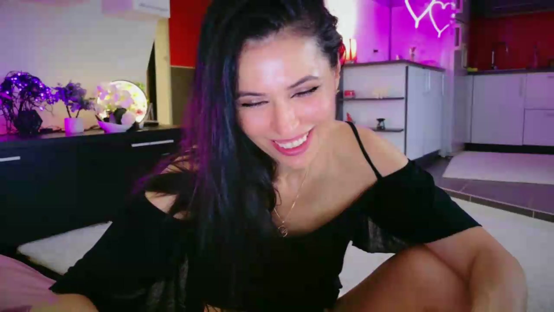 Gallery image thumbnail from SmileyTinaa's myfreecams stream on, 06/20/2026, 04:08 image 17 of 20