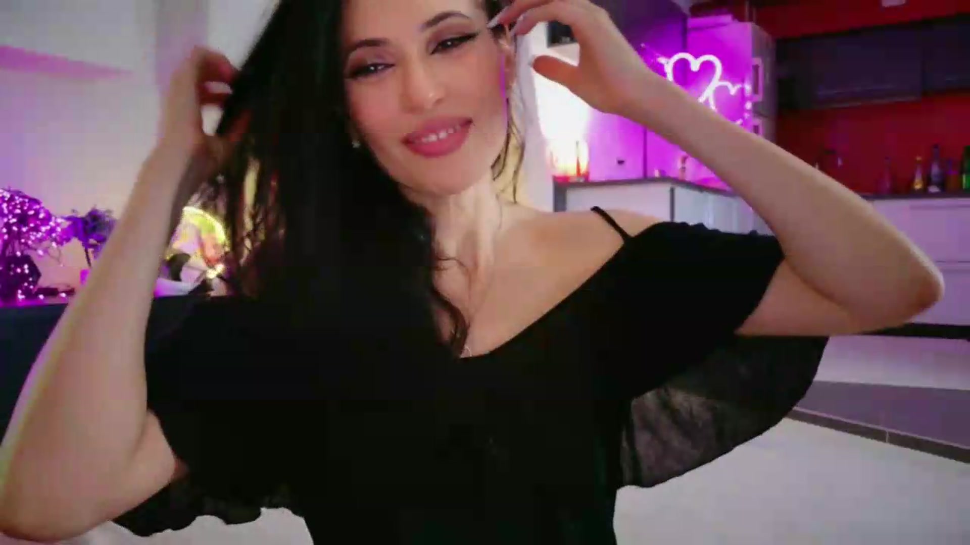 Gallery image thumbnail from SmileyTinaa's myfreecams stream on, 06/20/2026, 04:08 image 18 of 20