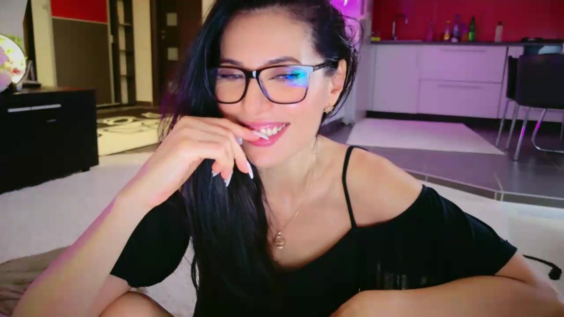 Gallery image thumbnail from SmileyTinaa's myfreecams stream on, 06/20/2026, 06:13 image 4 of 20