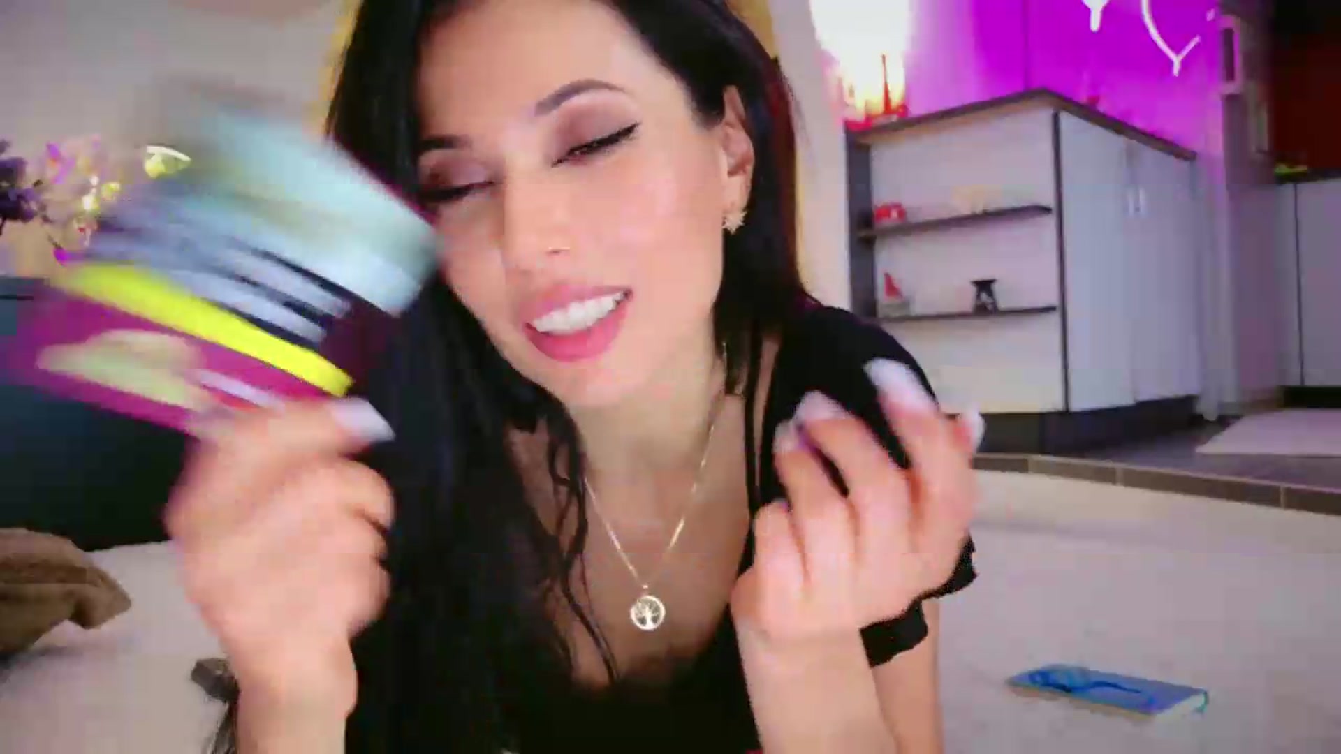 Gallery image thumbnail from SmileyTinaa's myfreecams stream on, 06/20/2026, 06:13 image 12 of 20