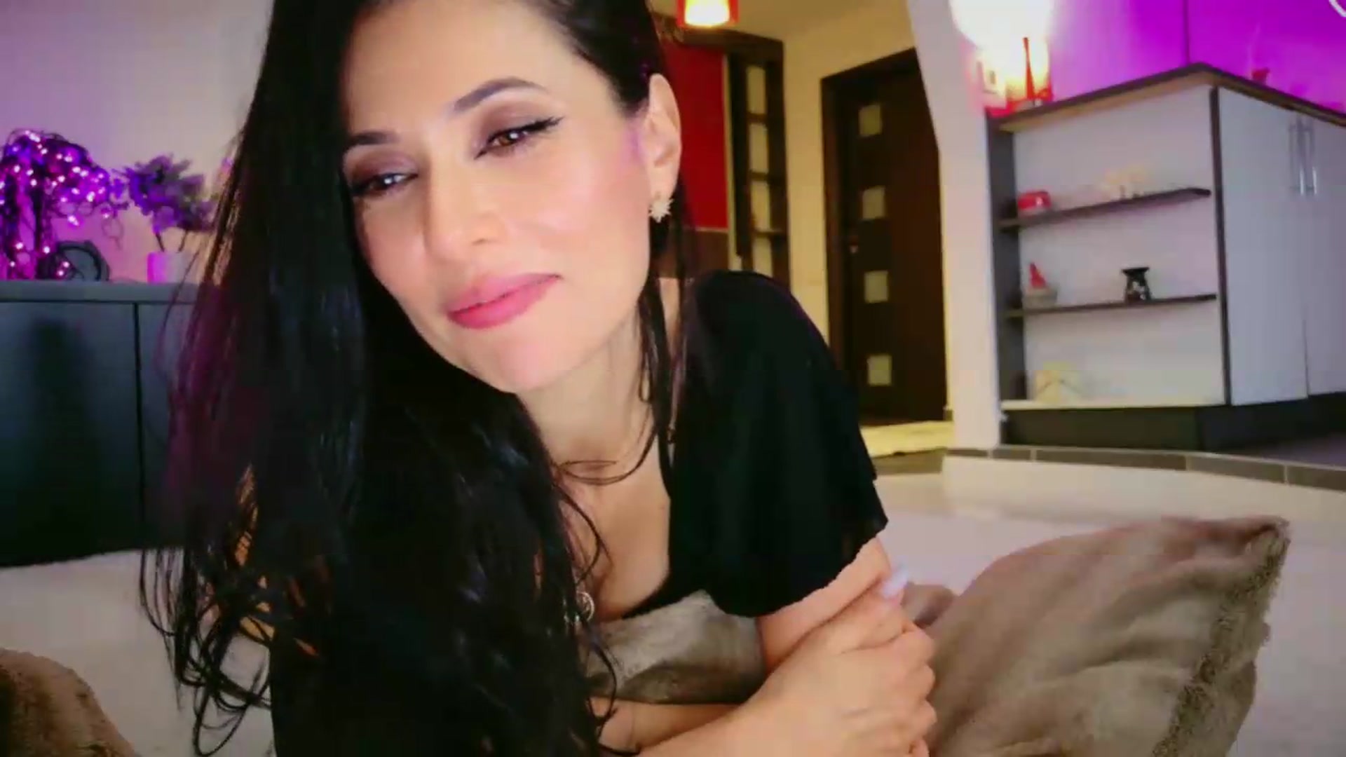 Gallery image thumbnail from SmileyTinaa's myfreecams stream on, 06/20/2026, 06:13 image 17 of 20