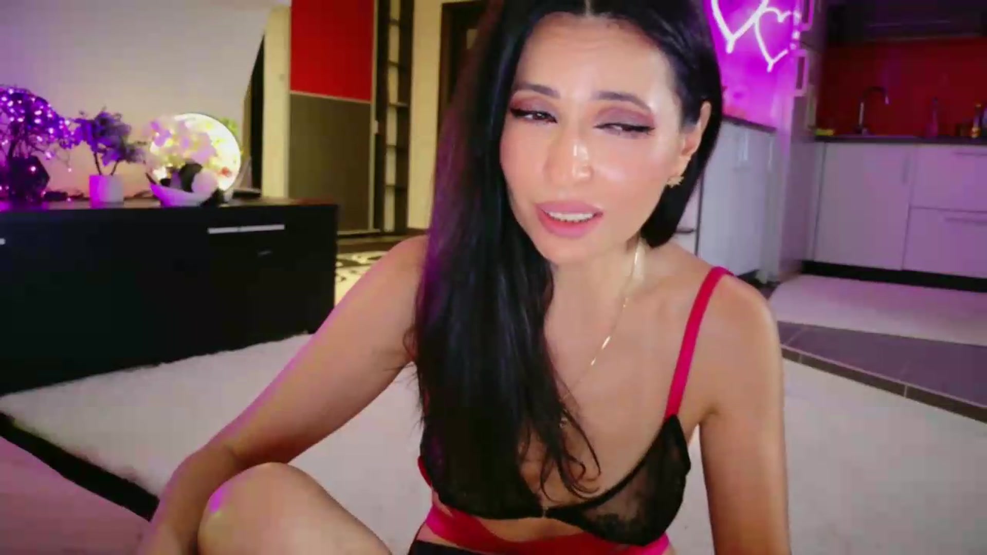 Gallery image thumbnail from SmileyTinaa's myfreecams stream on, 06/26/2026, 04:04 image 3 of 20