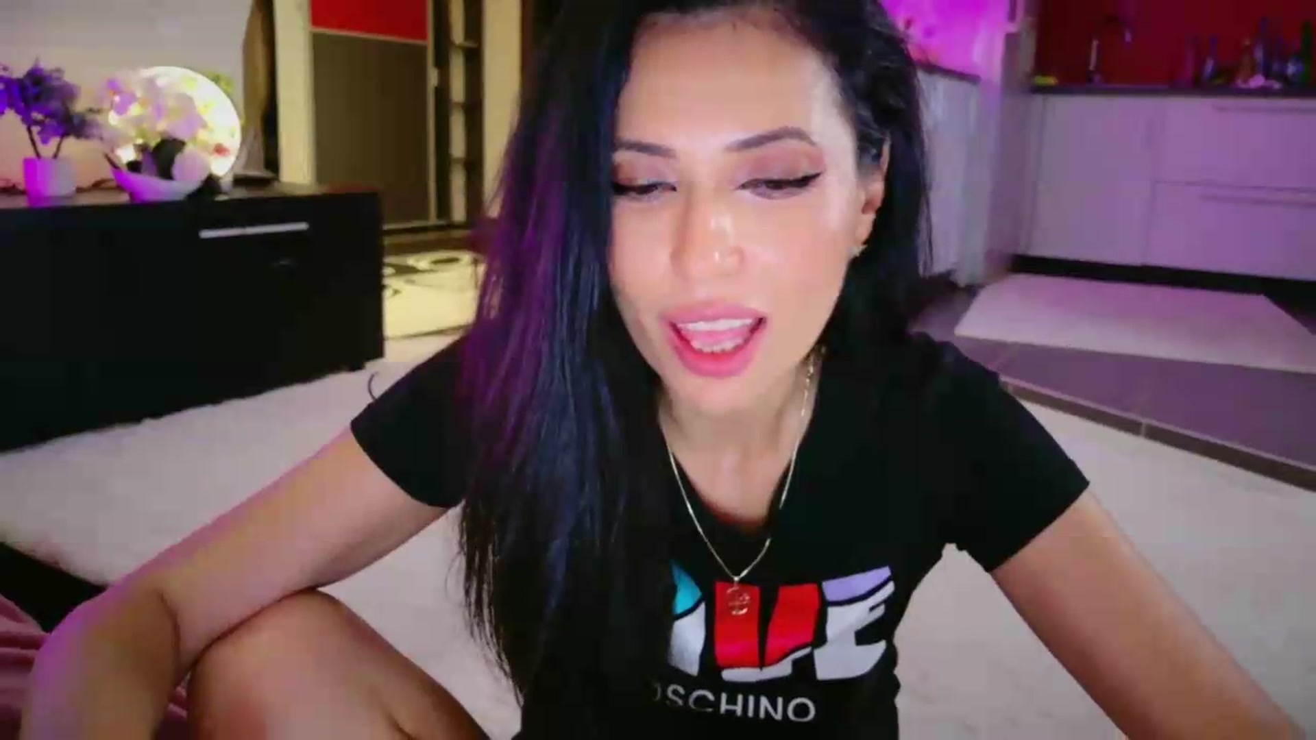 Gallery image thumbnail from SmileyTinaa's myfreecams stream on, 06/26/2026, 06:34 image 13 of 20