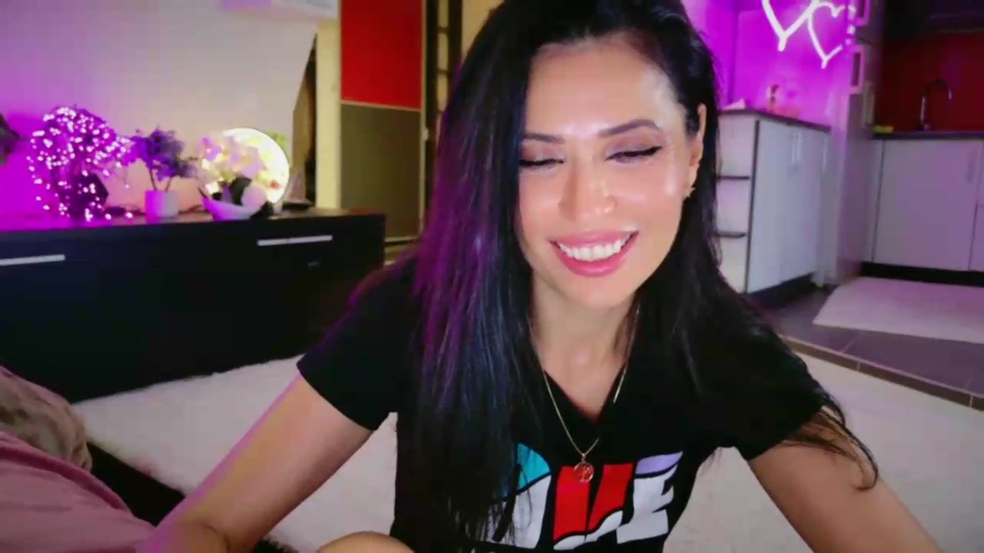 Gallery image thumbnail from SmileyTinaa's myfreecams stream on, 06/26/2026, 06:34 image 6 of 20