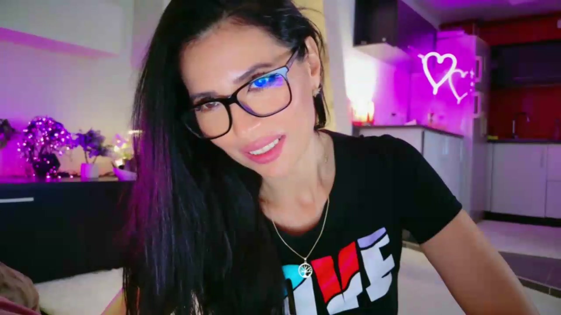 Gallery image thumbnail from SmileyTinaa's myfreecams stream on, 06/26/2026, 06:34 image 2 of 20