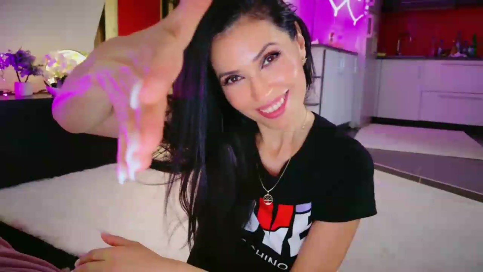 Gallery image thumbnail from SmileyTinaa's myfreecams stream on, 06/26/2026, 06:34 image 14 of 20