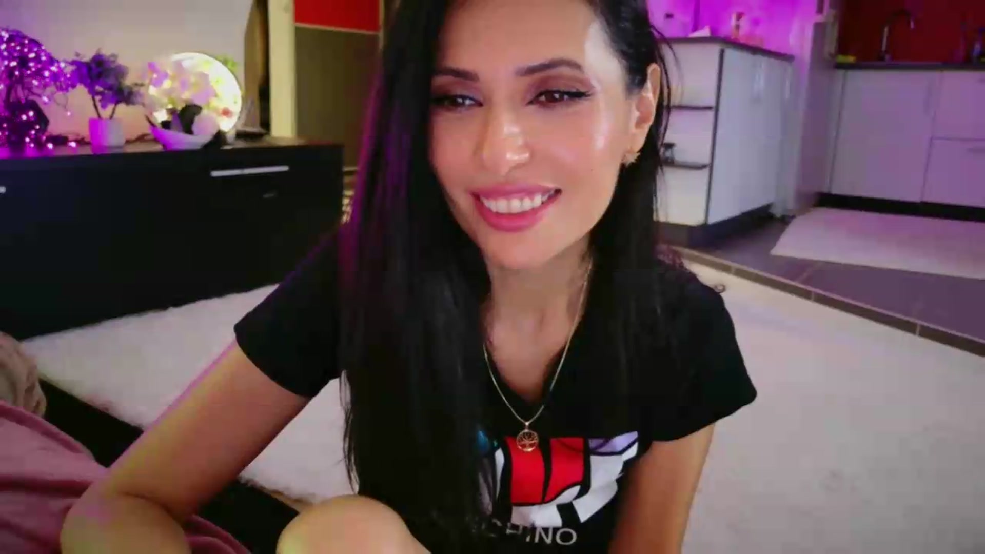 Gallery image thumbnail from SmileyTinaa's myfreecams stream on, 06/26/2026, 06:34 image 11 of 20