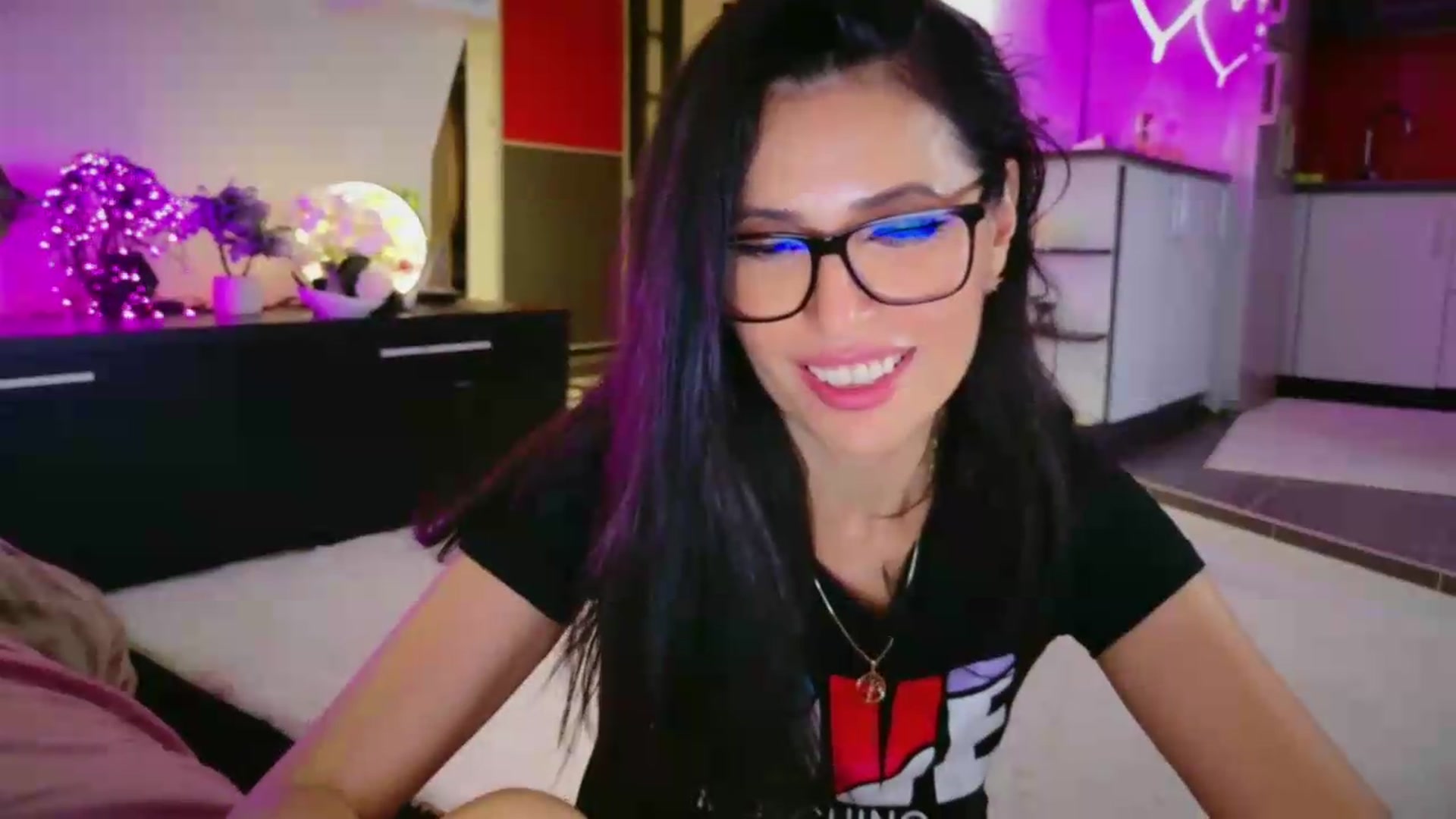 Gallery image thumbnail from SmileyTinaa's myfreecams stream on, 06/26/2026, 06:34 image 8 of 20