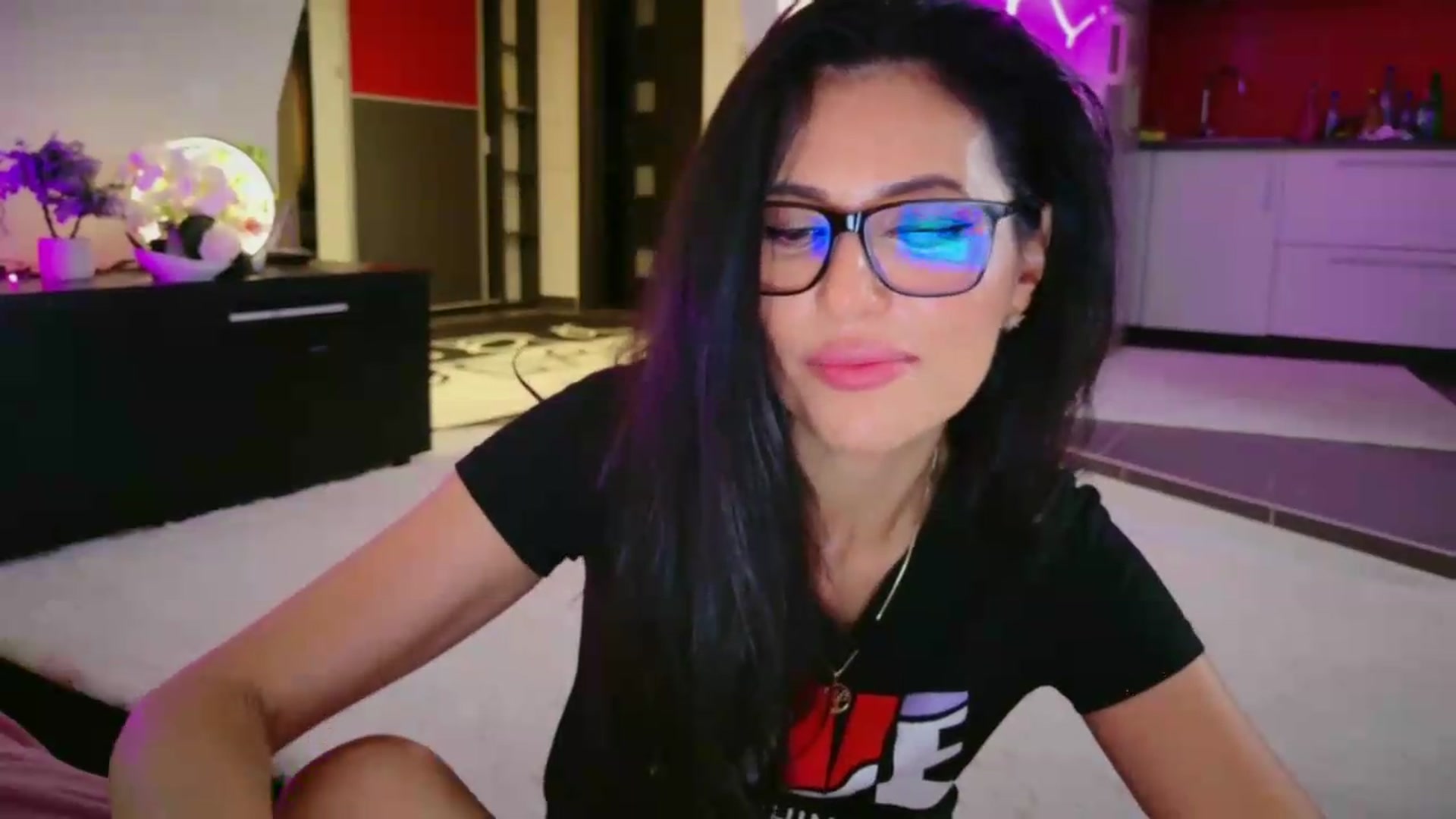 Gallery image thumbnail from SmileyTinaa's myfreecams stream on, 06/26/2026, 06:34 image 17 of 20