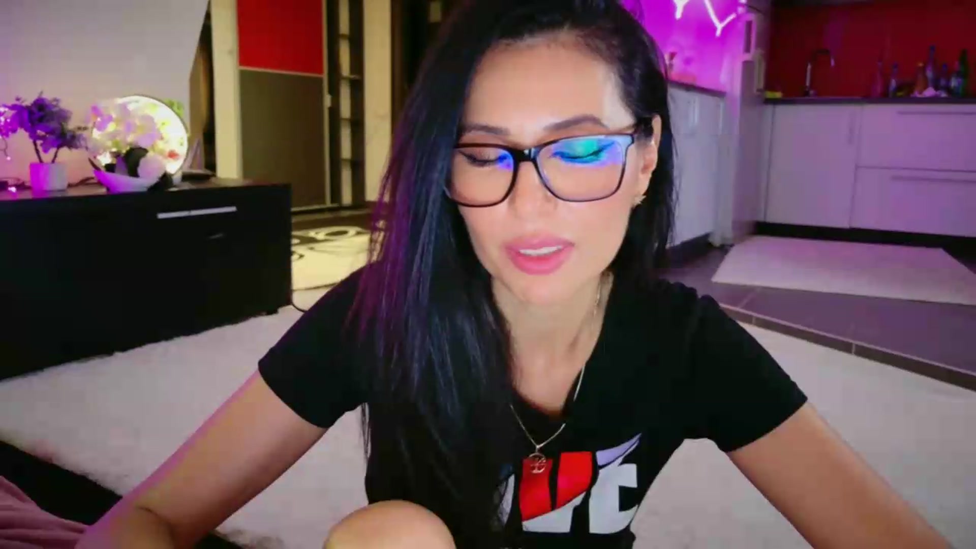 Gallery image thumbnail from SmileyTinaa's myfreecams stream on, 06/26/2026, 06:34 image 15 of 20