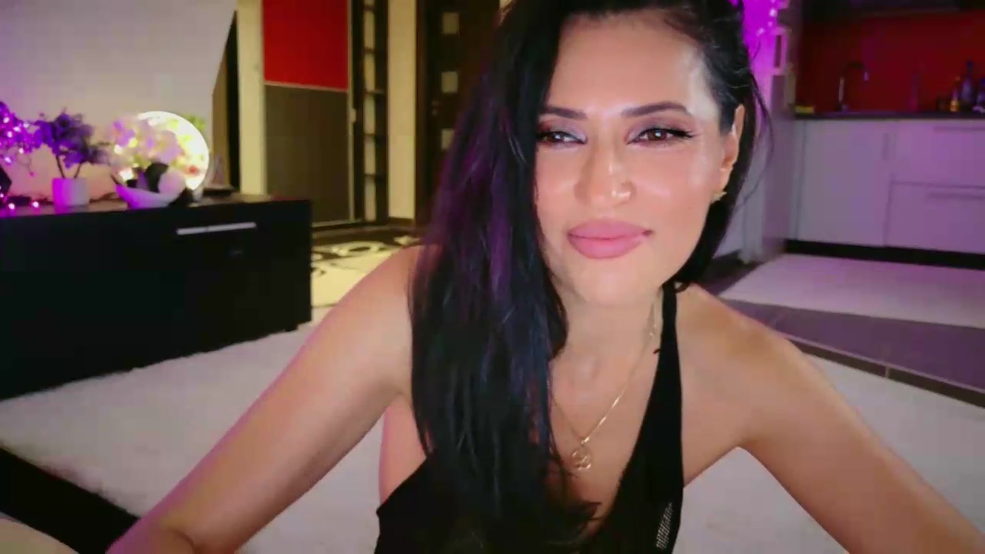 Gallery image thumbnail from SmileyTinaa's myfreecams stream on, 06/26/2026, 23:13 image 6 of 20