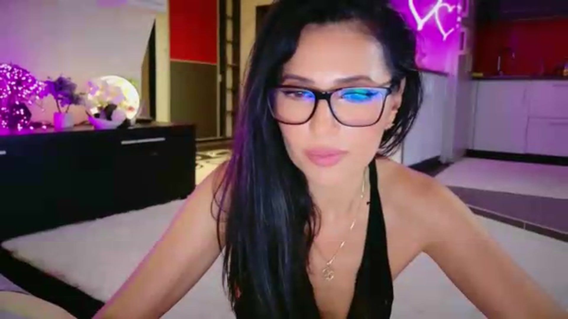 Gallery image thumbnail from SmileyTinaa's myfreecams stream on, 06/26/2026, 23:13 image 11 of 20