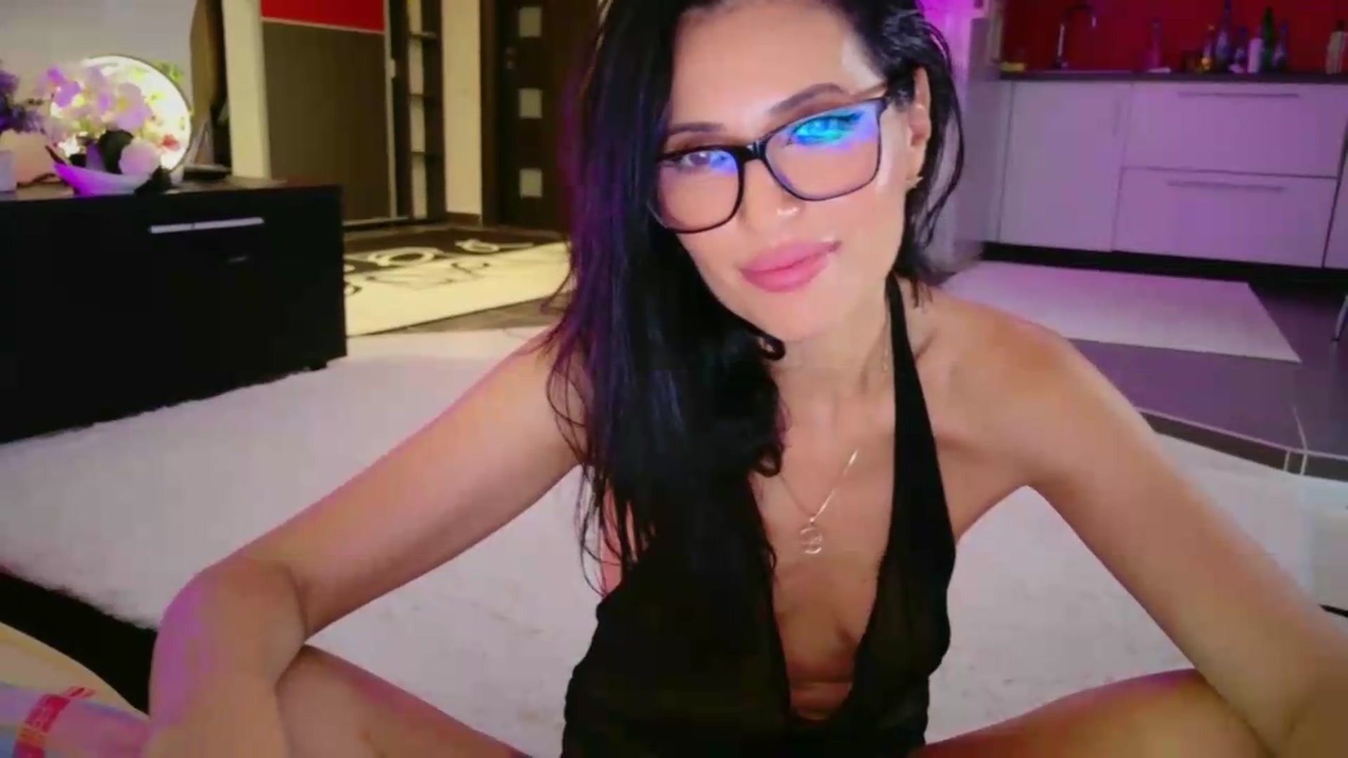 Gallery image thumbnail from SmileyTinaa's myfreecams stream on, 06/27/2026, 06:02 image 13 of 20