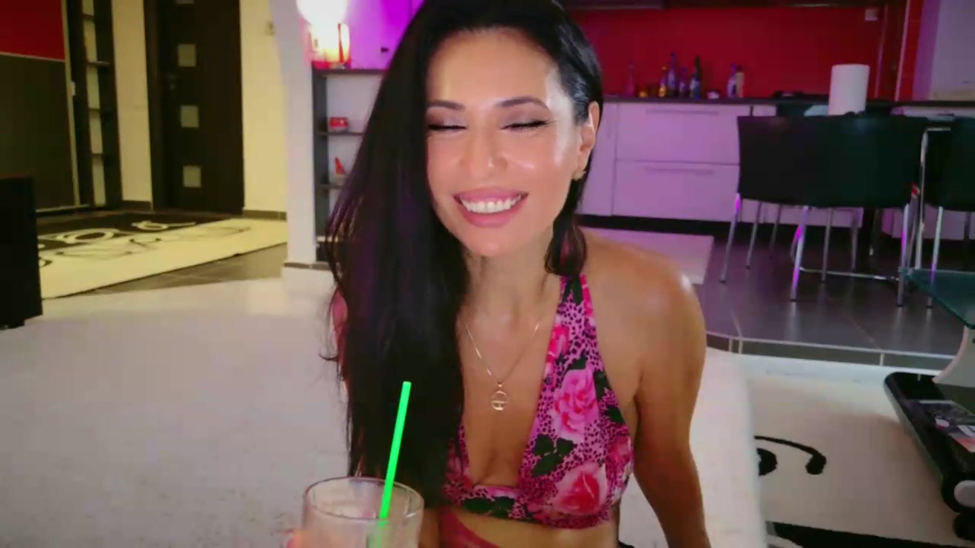 Gallery image thumbnail from SmileyTinaa's myfreecams stream on, 07/03/2026, 03:41 image 9 of 20