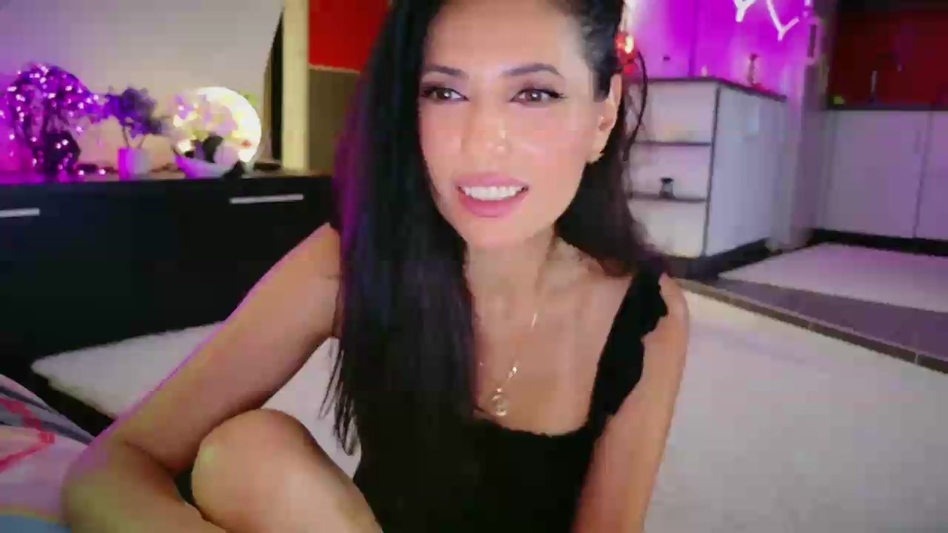 Gallery image thumbnail from SmileyTinaa's myfreecams stream on, 07/04/2026, 02:13 image 13 of 20