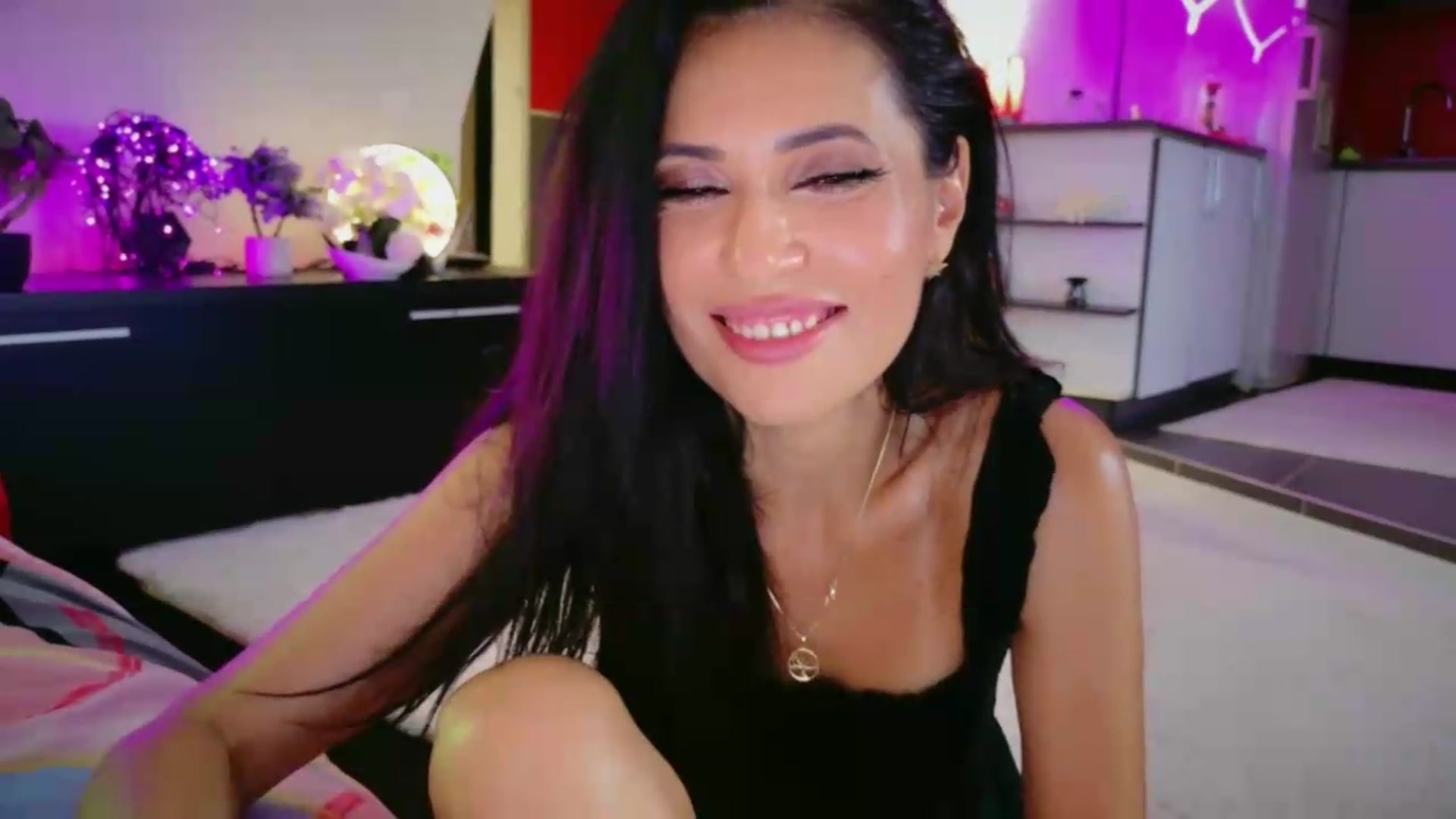 Gallery image thumbnail from SmileyTinaa's myfreecams stream on, 07/04/2026, 02:13 image 14 of 20
