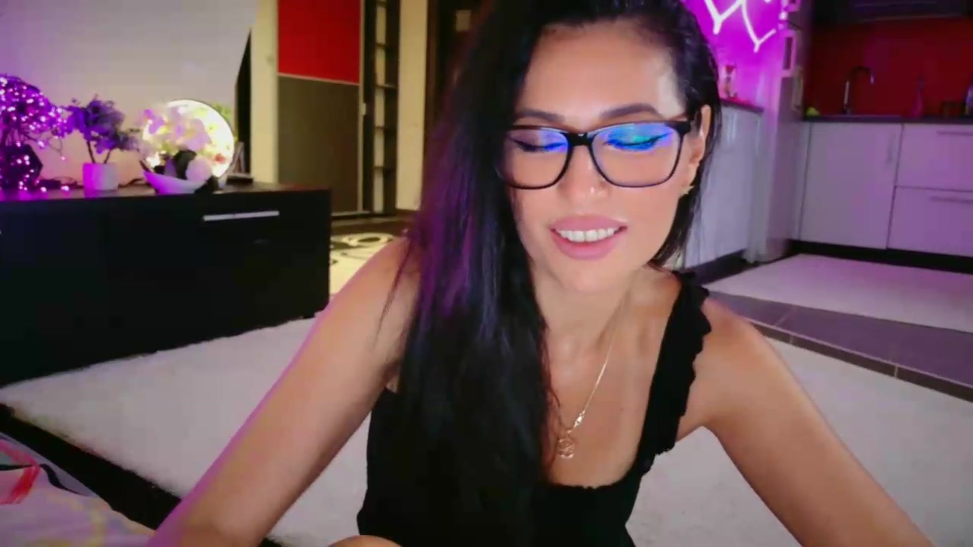 Gallery image thumbnail from SmileyTinaa's myfreecams stream on, 07/04/2026, 02:13 image 4 of 20