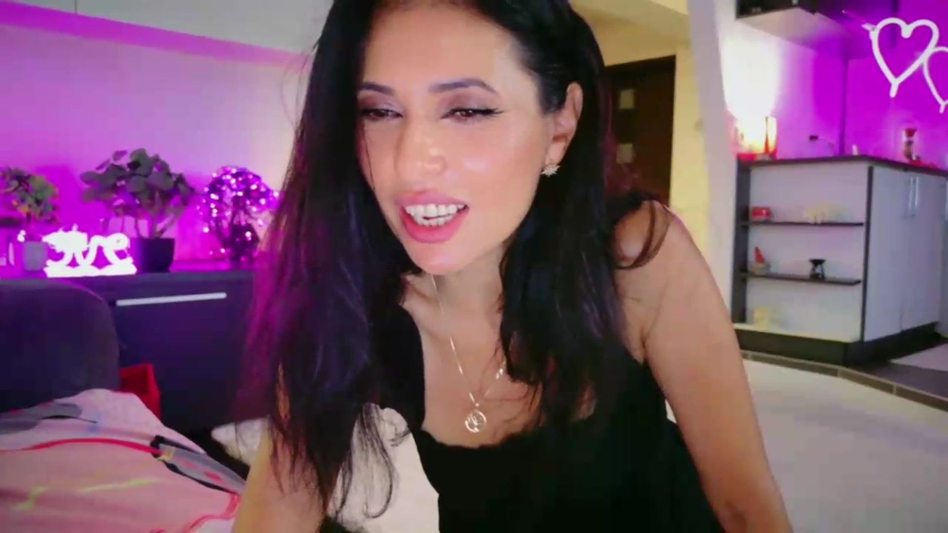 Gallery image thumbnail from SmileyTinaa's myfreecams stream on, 07/04/2026, 06:04 image 3 of 20