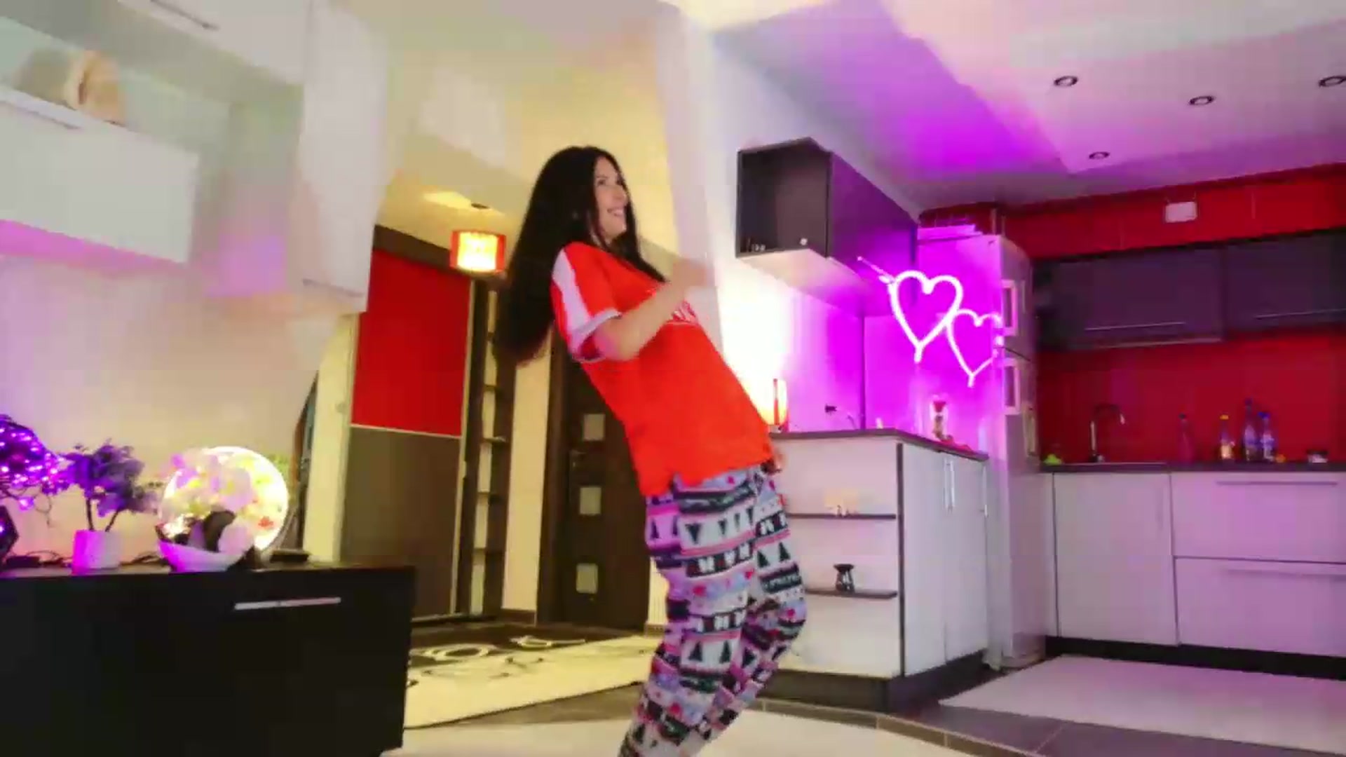 Gallery image thumbnail from SmileyTinaa's myfreecams stream on, 07/04/2026, 06:04 image 17 of 20