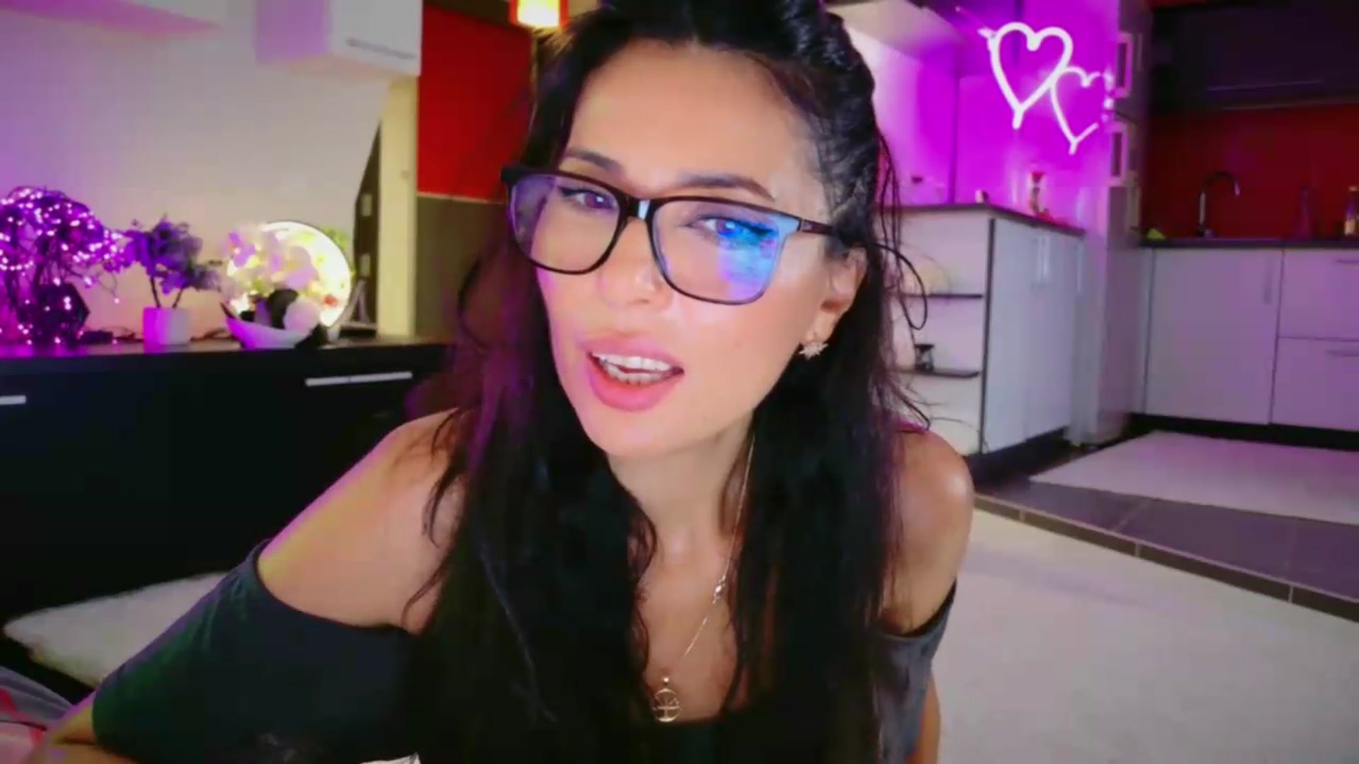 Gallery image thumbnail from SmileyTinaa's myfreecams stream on, 07/04/2026, 06:04 image 19 of 20
