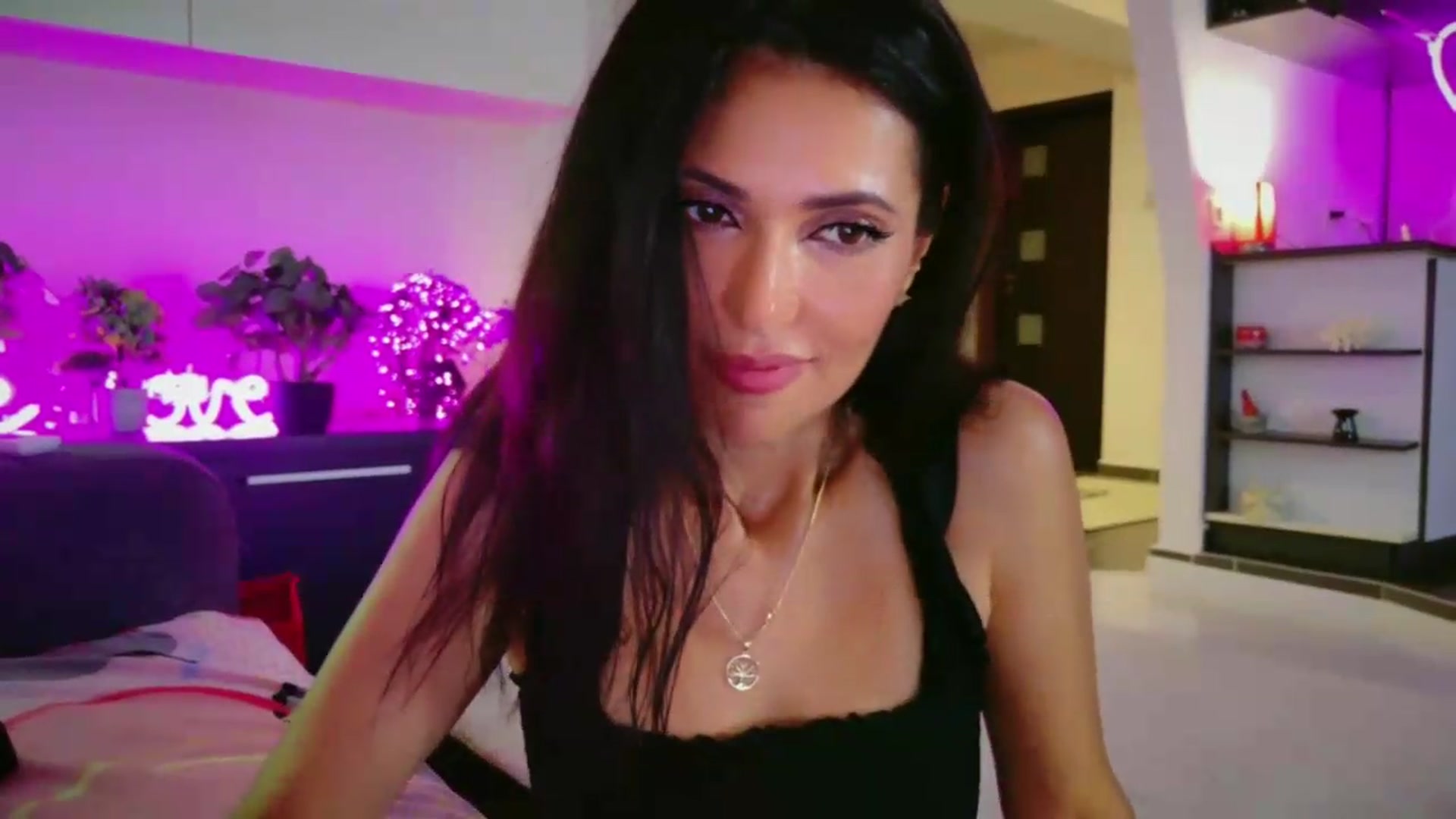 Gallery image thumbnail from SmileyTinaa's myfreecams stream on, 07/04/2026, 06:04 image 2 of 20