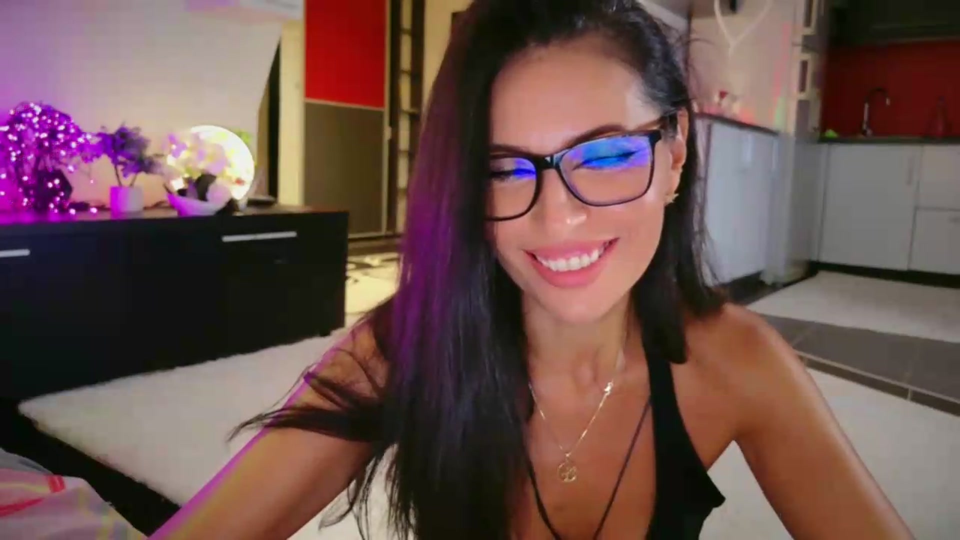 Gallery image thumbnail from SmileyTinaa's myfreecams stream on, 08/06/2026, 23:10 image 2 of 20