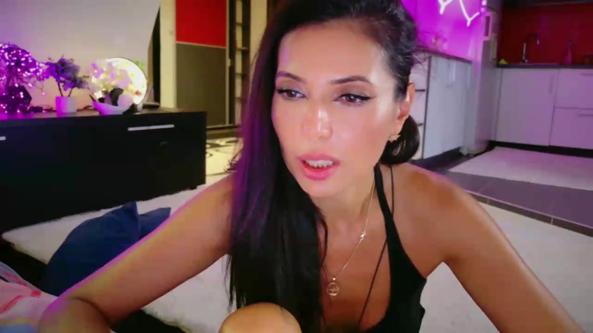 Gallery image thumbnail from SmileyTinaa's myfreecams stream on, 08/07/2026, 02:12 image 12 of 20