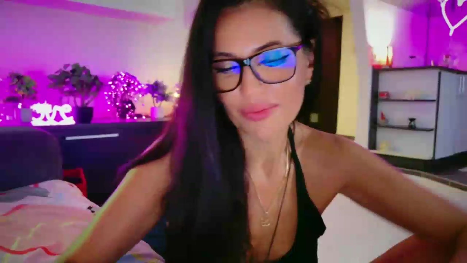 Gallery image thumbnail from SmileyTinaa's myfreecams stream on, 08/07/2026, 02:12 image 9 of 20
