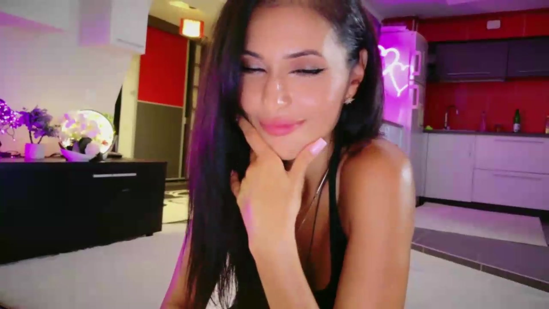 Gallery image thumbnail from SmileyTinaa's myfreecams stream on, 08/07/2026, 02:12 image 7 of 20